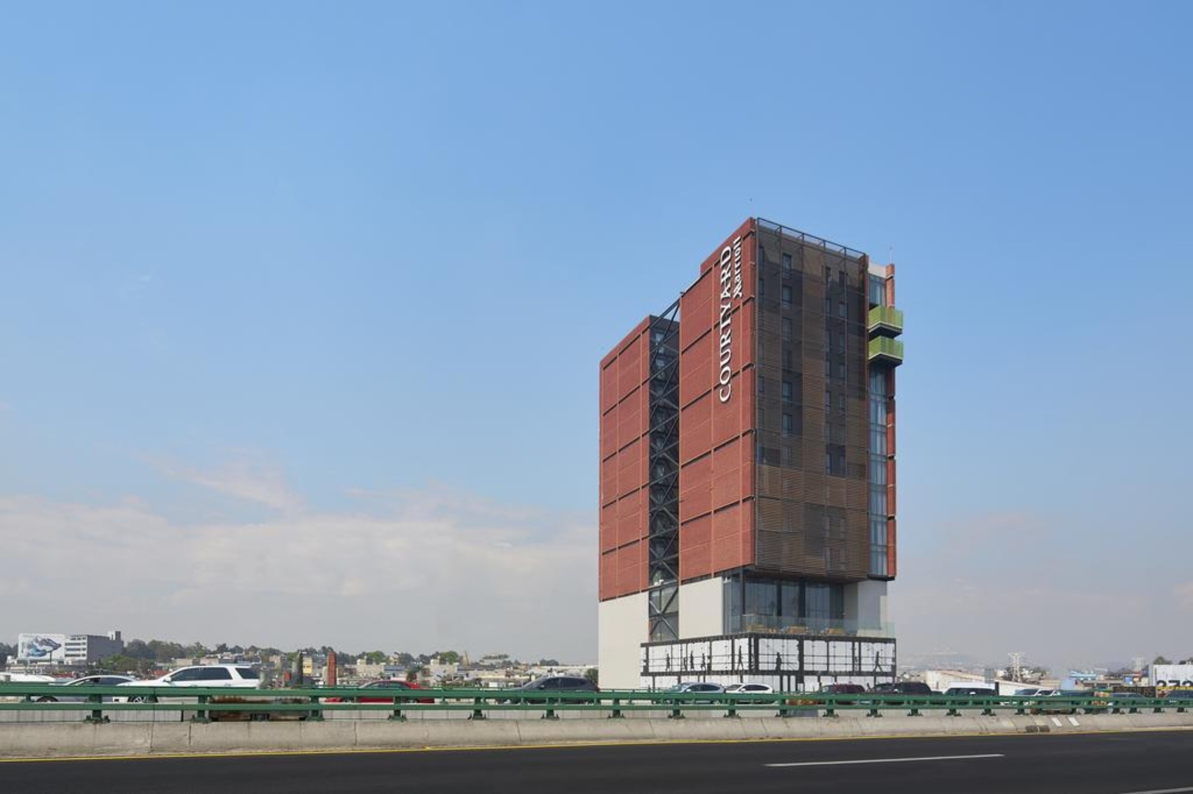 Foto de Courtyard Mexico City Toreo