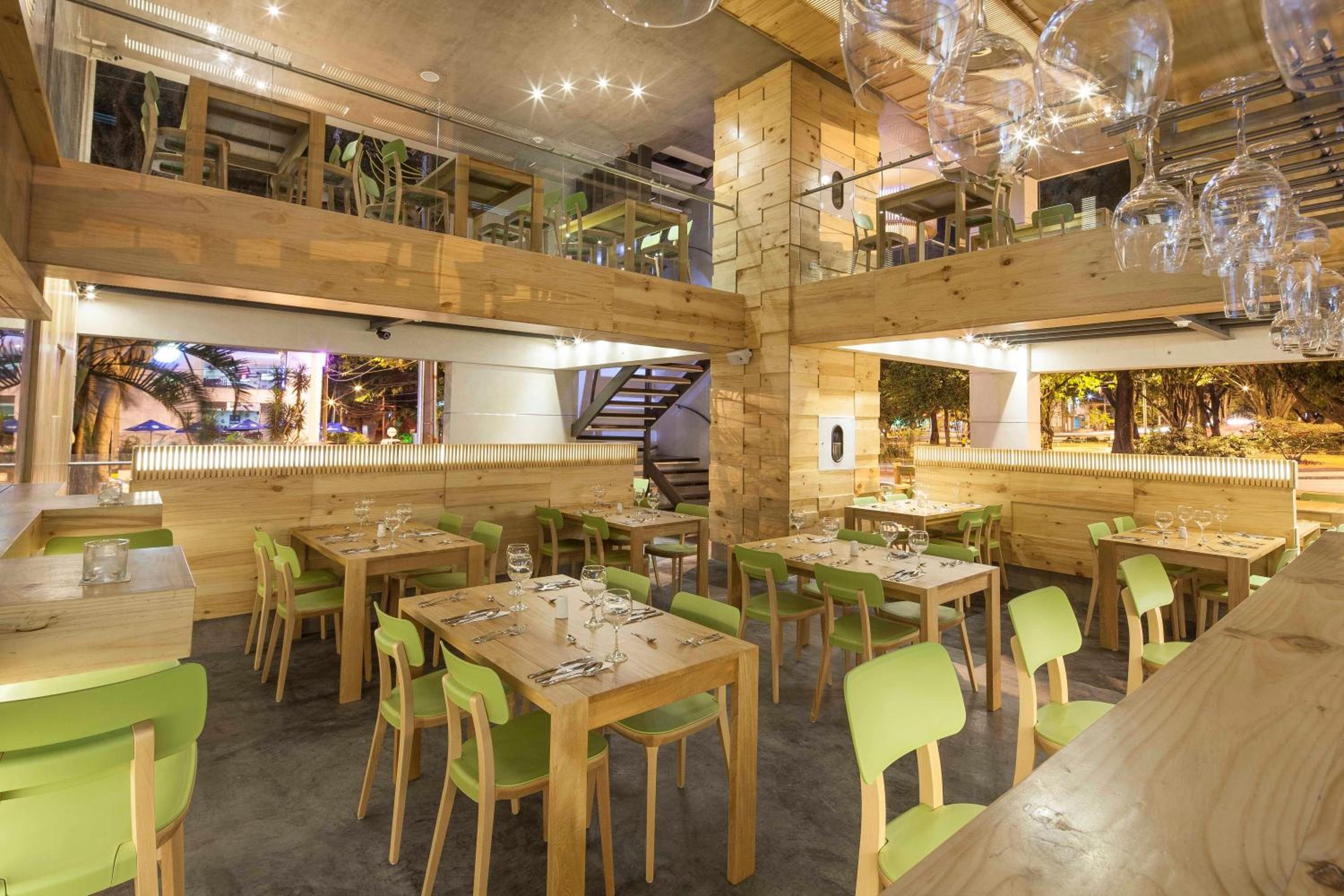 Inntu Hotel, Laureles