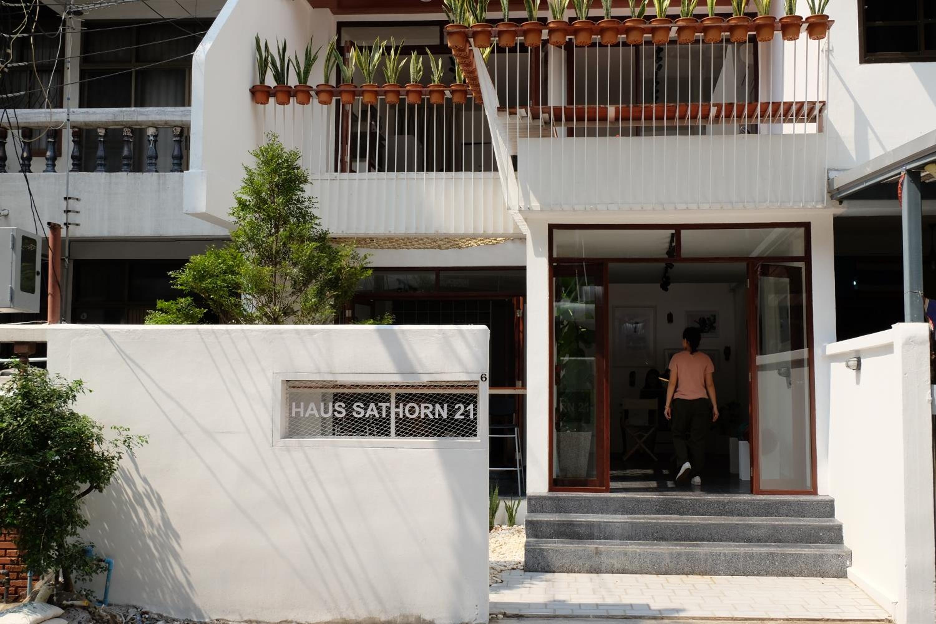 Haus Sathorn 21 Bed and Breakfast