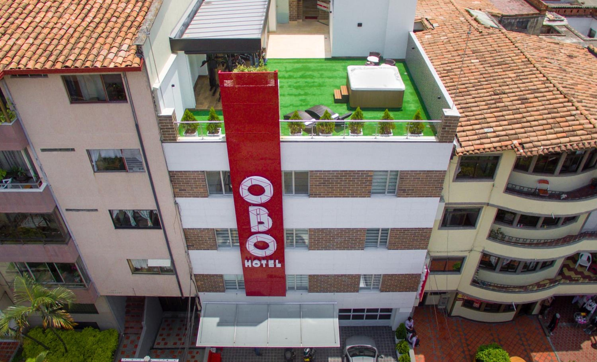 Obo Hotel, Laureles