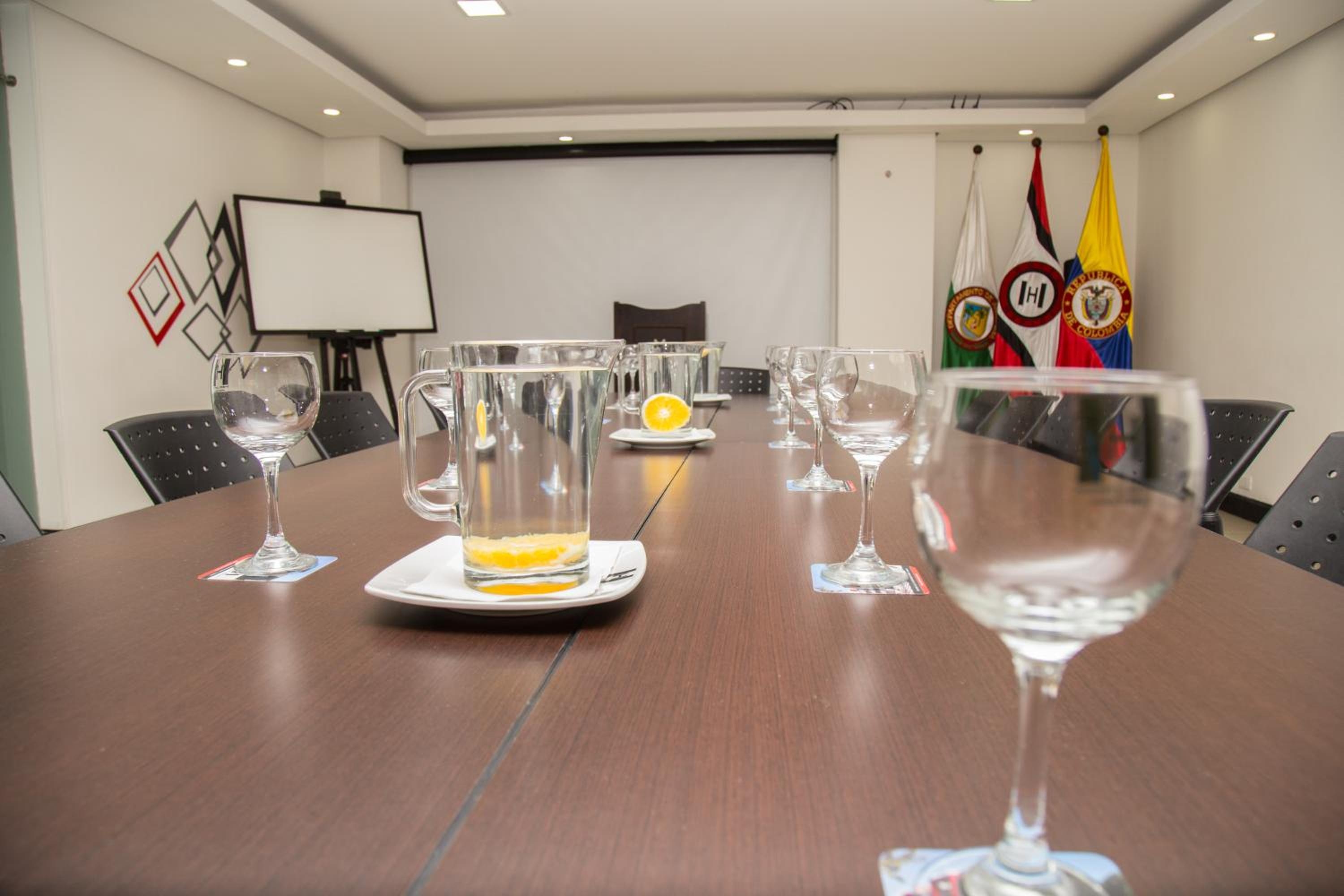 Hotel Merlott 70, Laureles