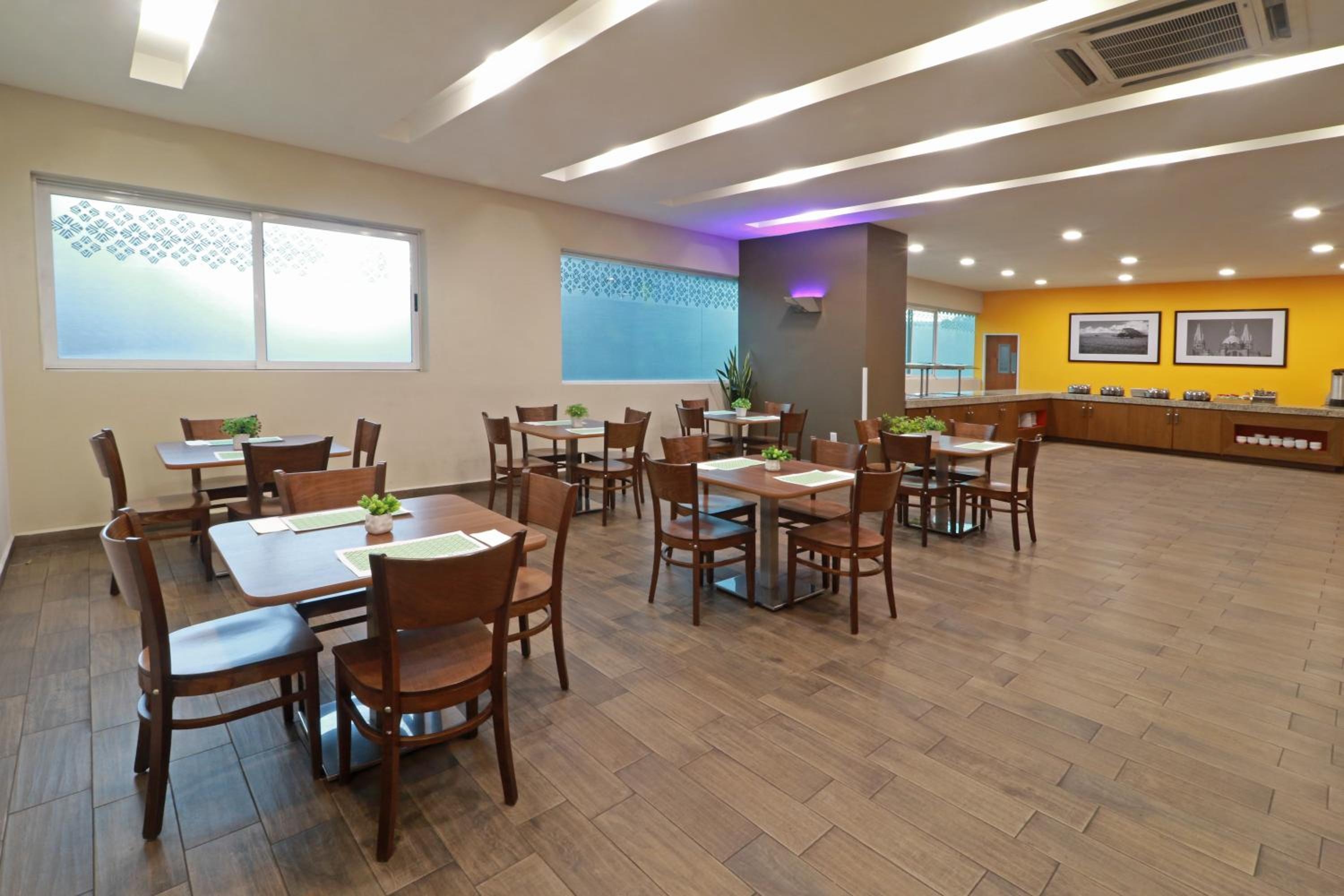 Foto de Courtyard by Marriott Guadalajara Andares