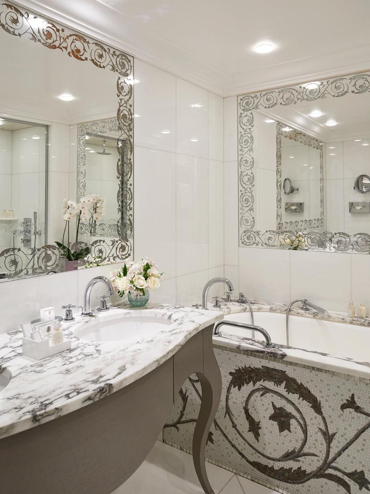 Foto de Hôtel Plaza Athénée - Dorchester Collection
