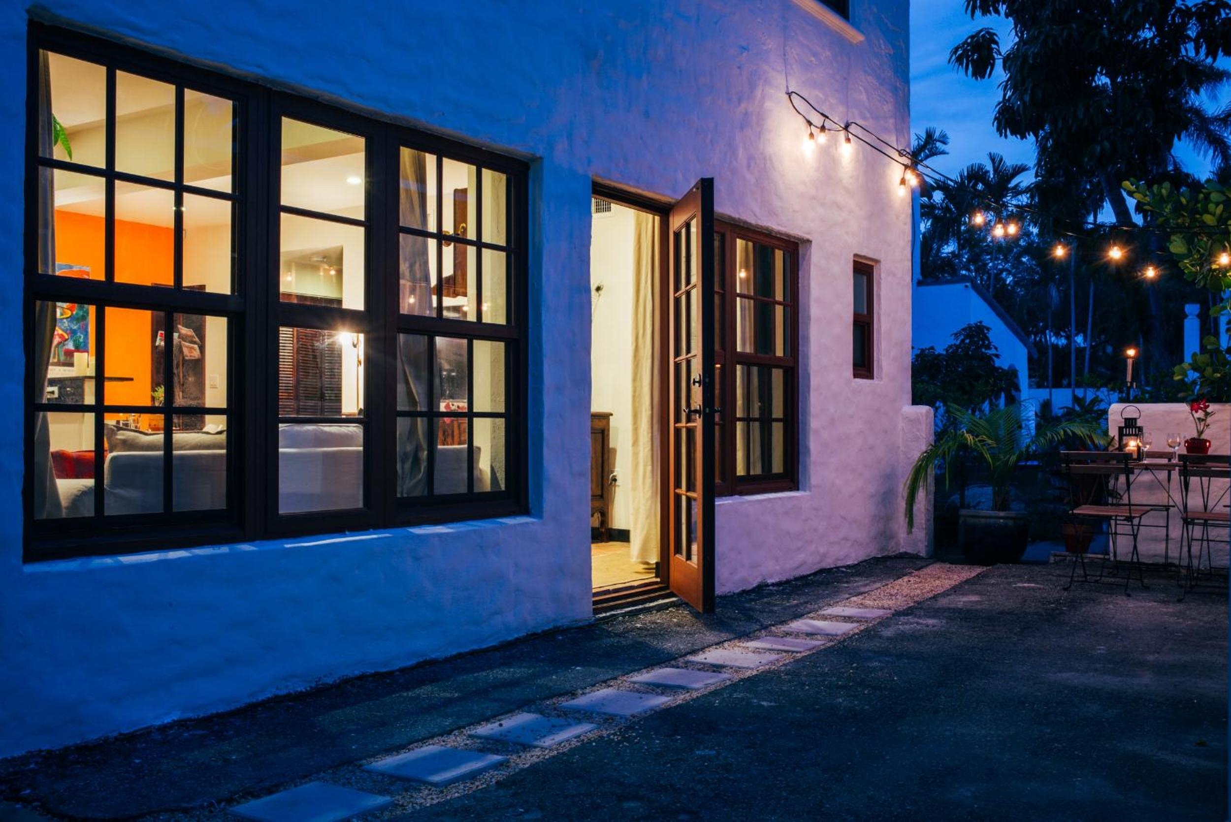 Renovated Historic Coconut Grove Cottage Home