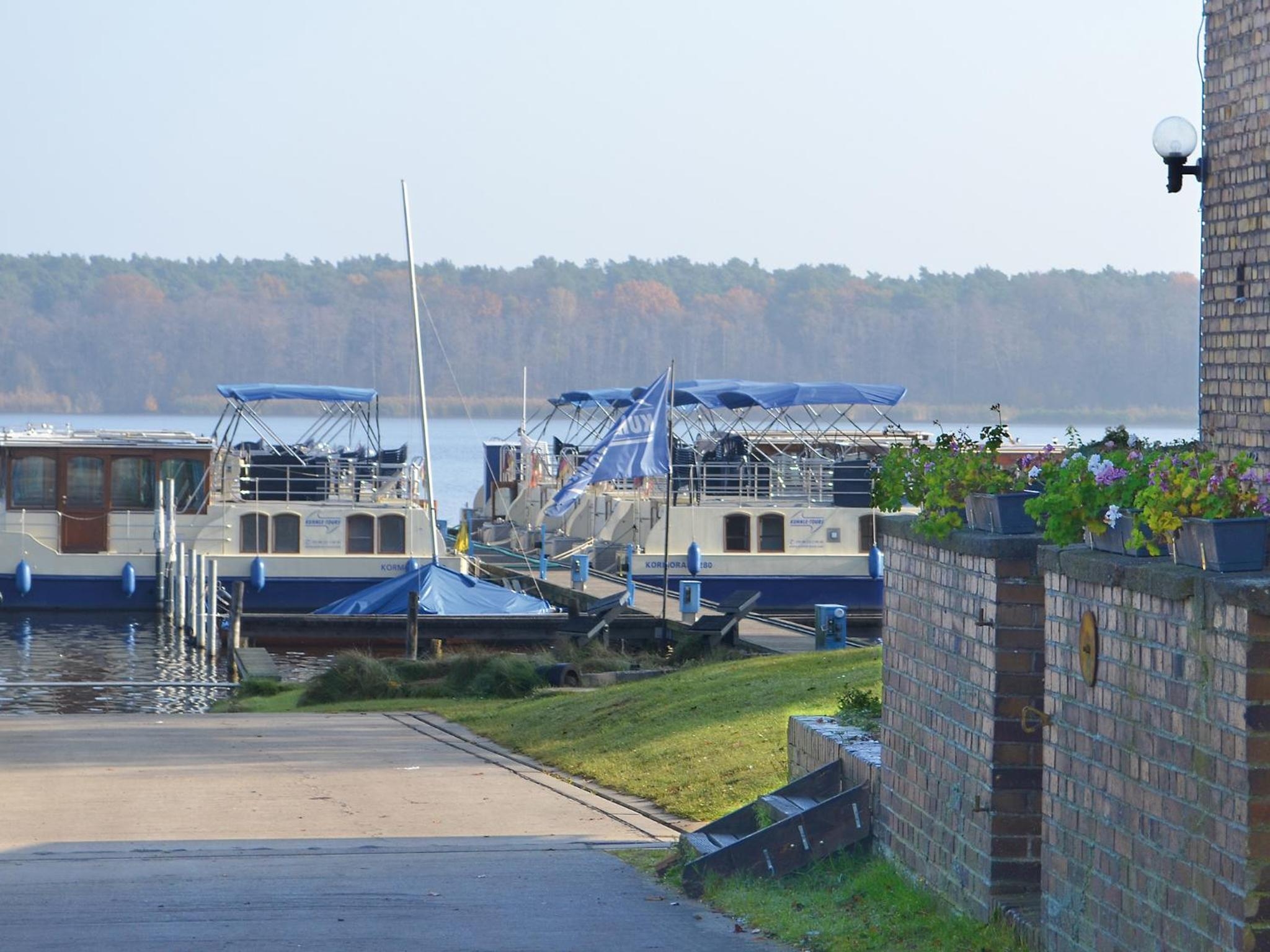 Foto de Boats & Yachts at Zeuthen Marina by Kuhnle-Tours