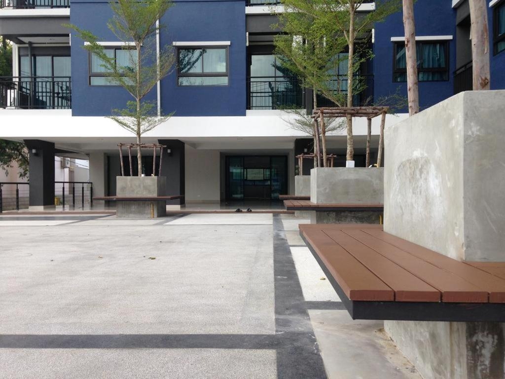Ploen Ploen Residence