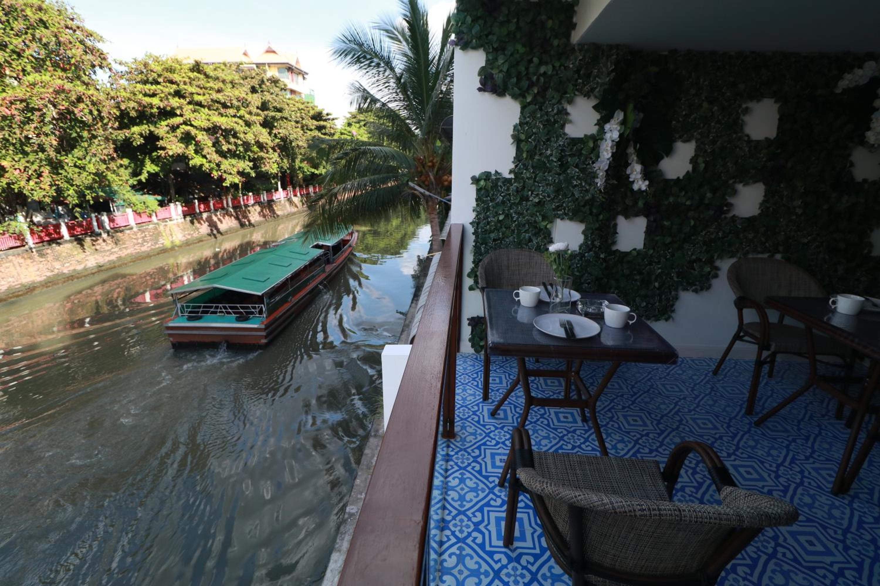 Foto de The LOL Elephant Hostel