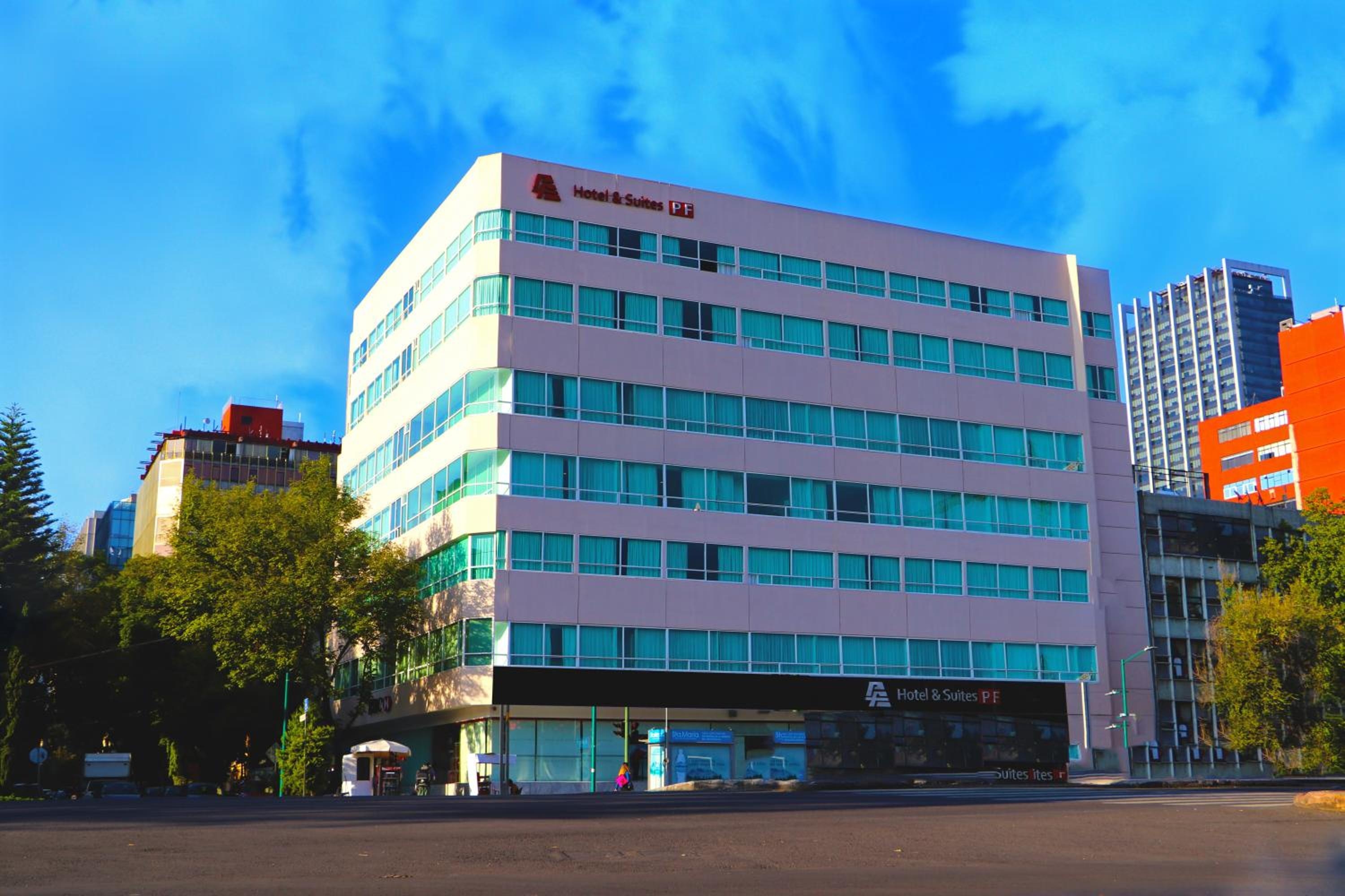 Hotel & Suites PF