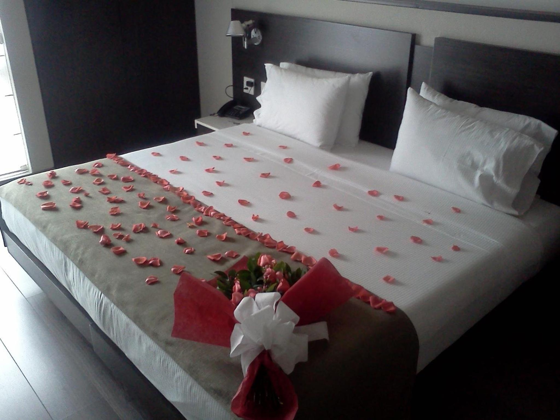 Inntu Hotel, Laureles