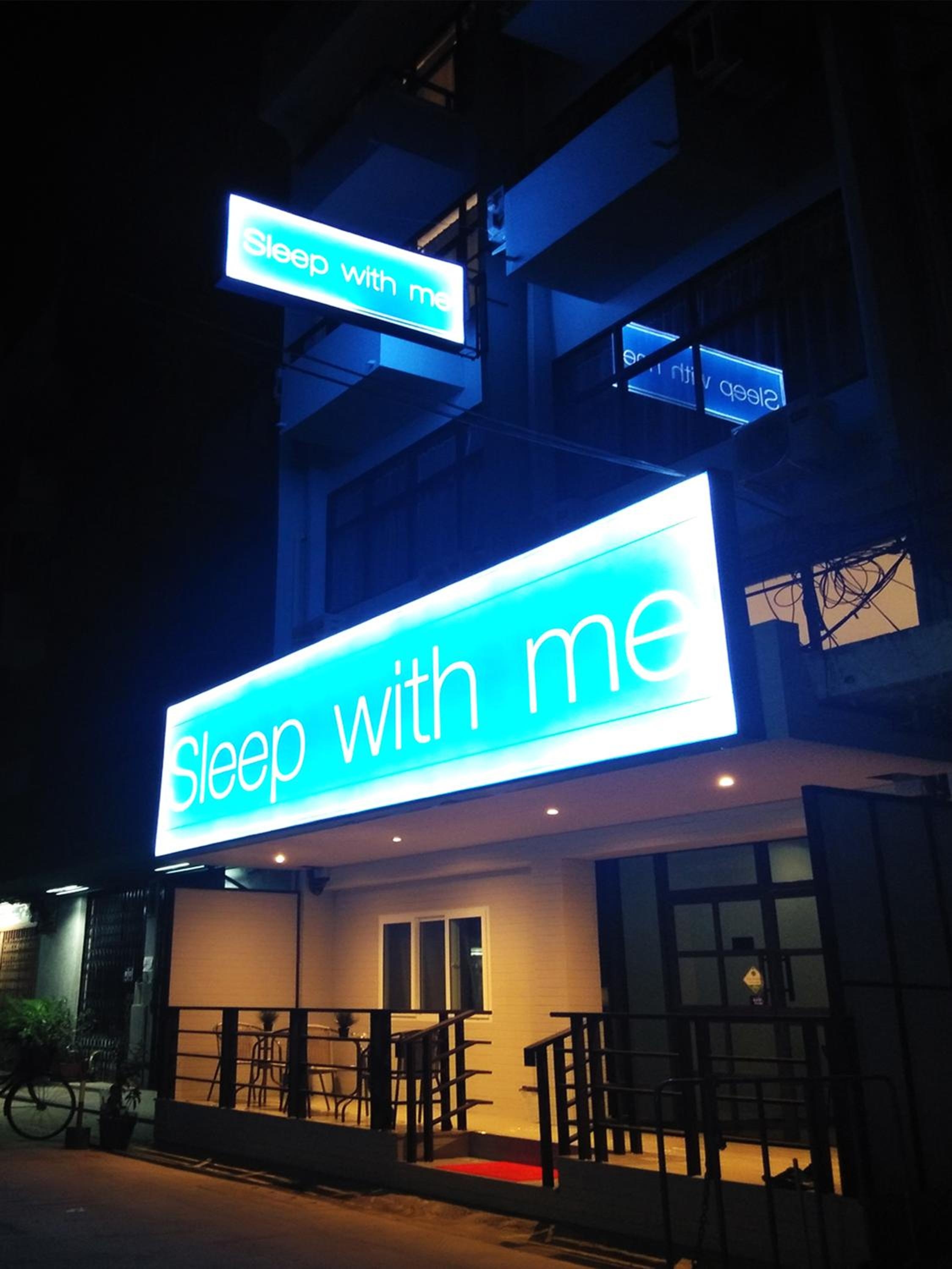 Sleep with Me Bangkok - BTS Phra Khanong