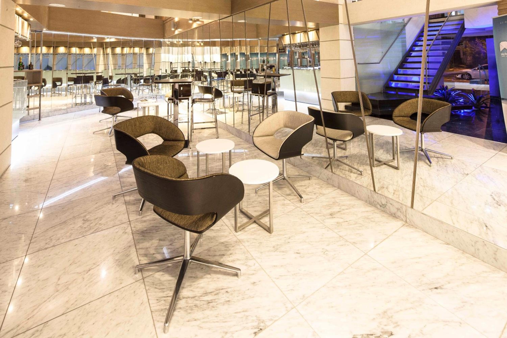 Inntu Hotel, Laureles