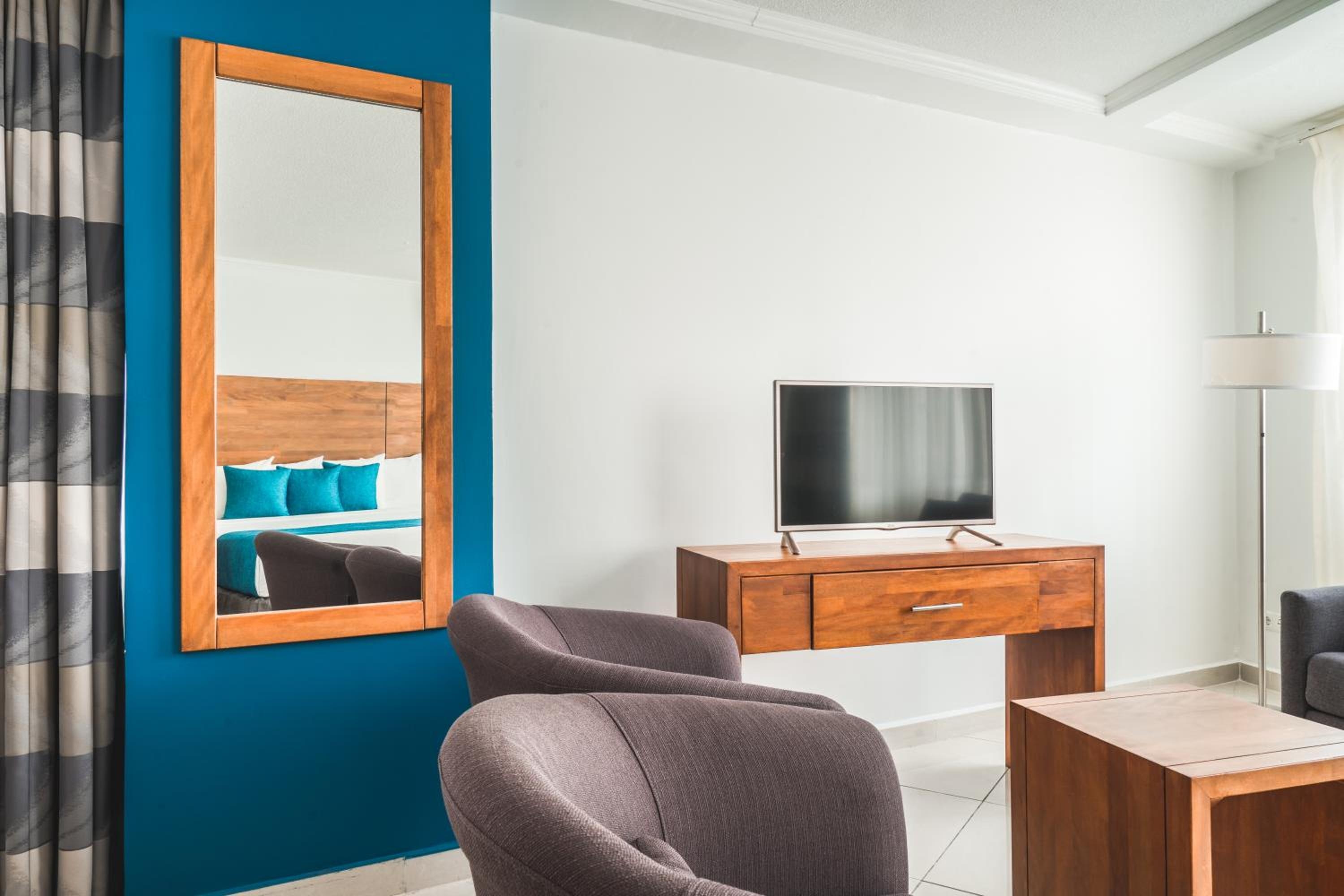 Foto de Majestic City Suites & Beach Hotel