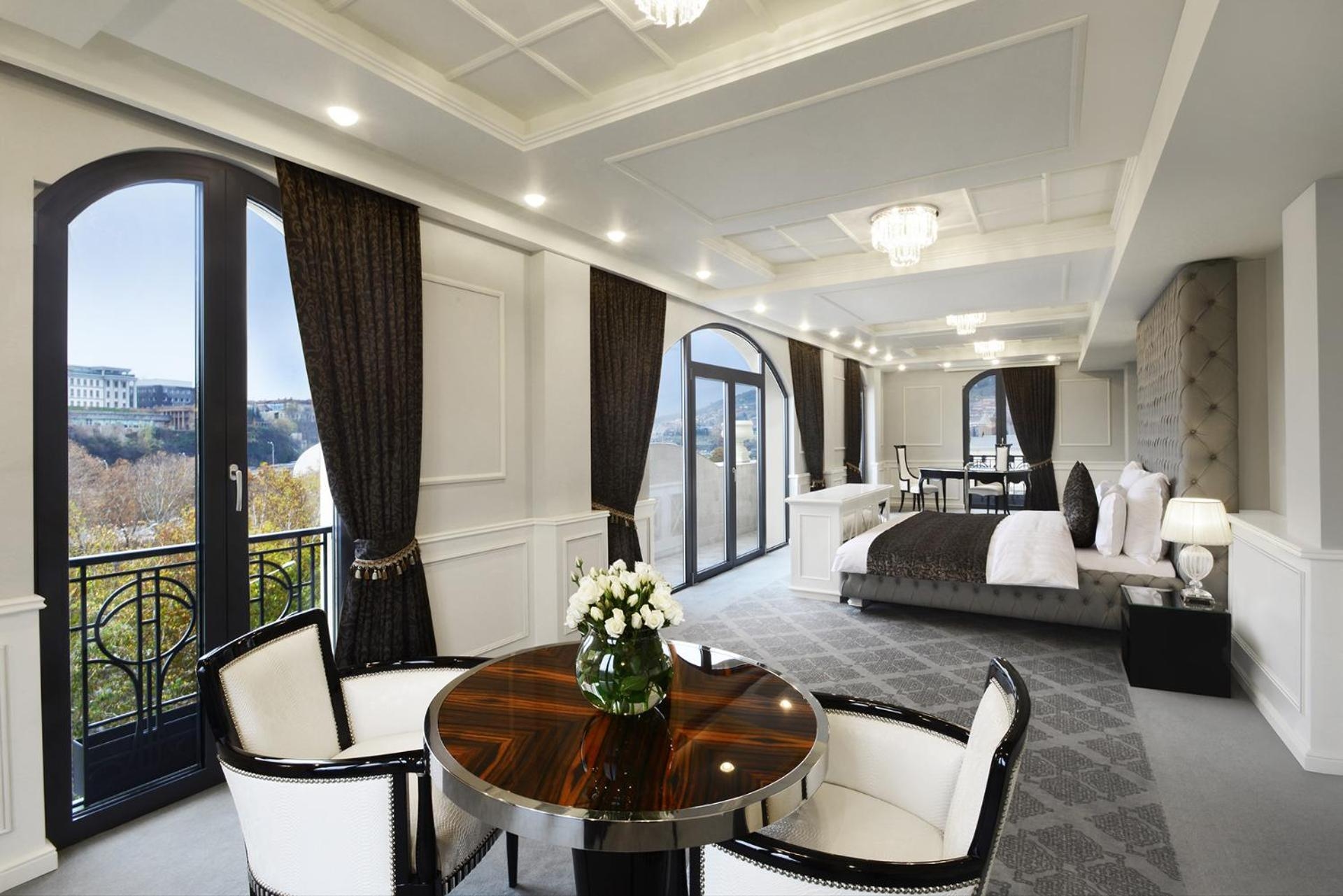 Foto de Ambassadori Tbilisi Hotel