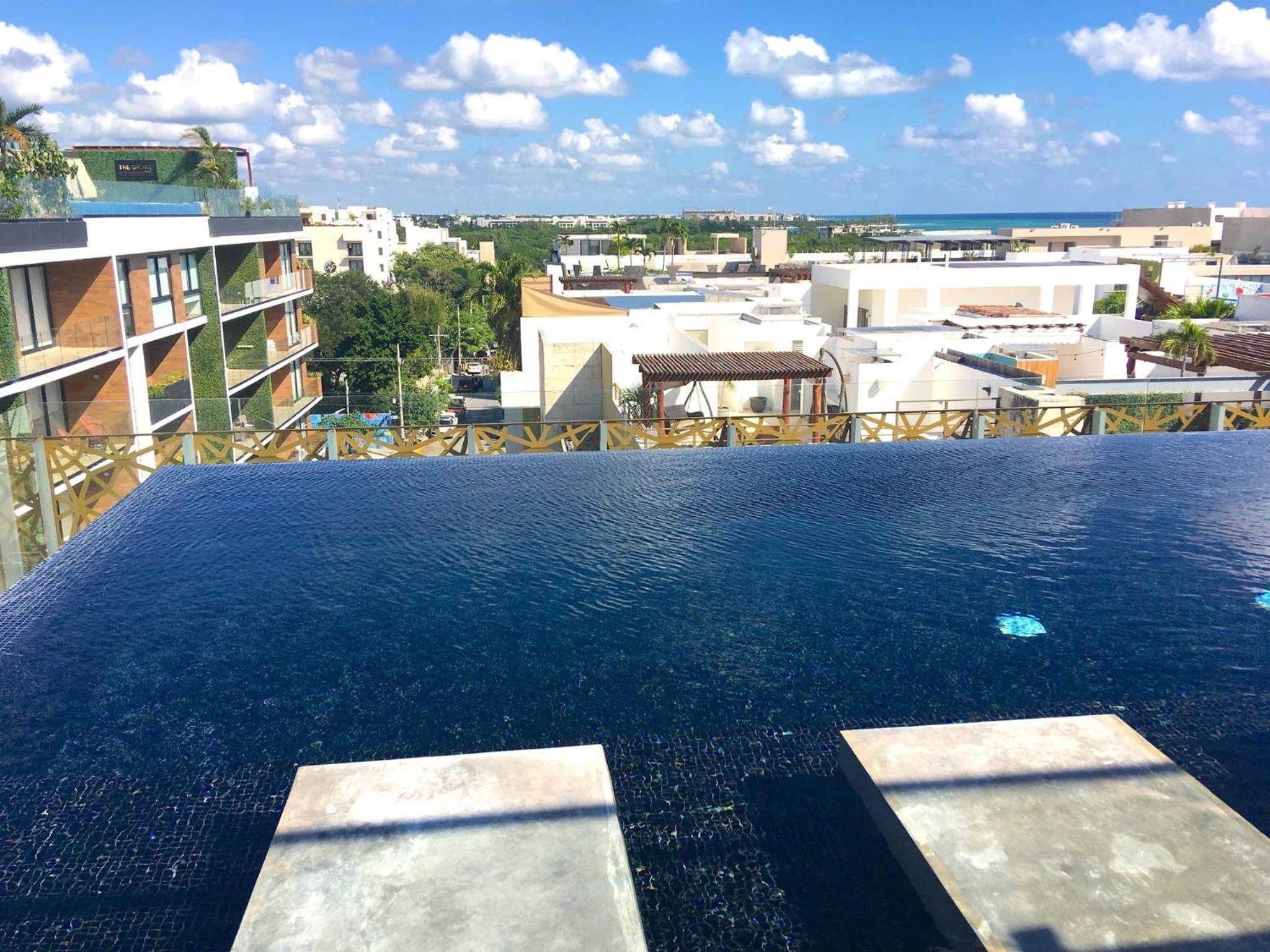 Foto de It Residence Top Location Luxury 2 Br Two Roof Pools Beach Club included
