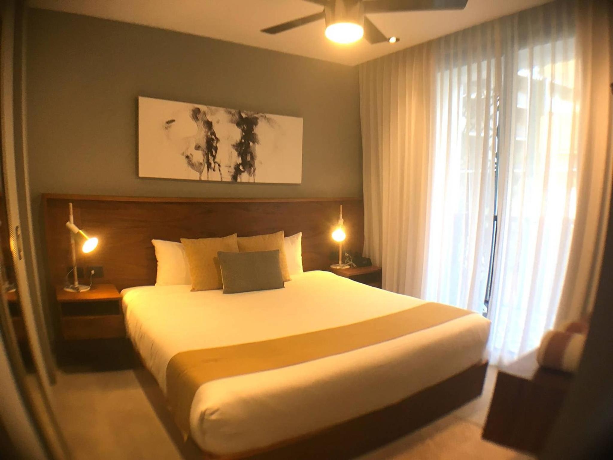 Foto de It Residence Top Location Luxury 2 Br Two Roof Pools Beach Club included