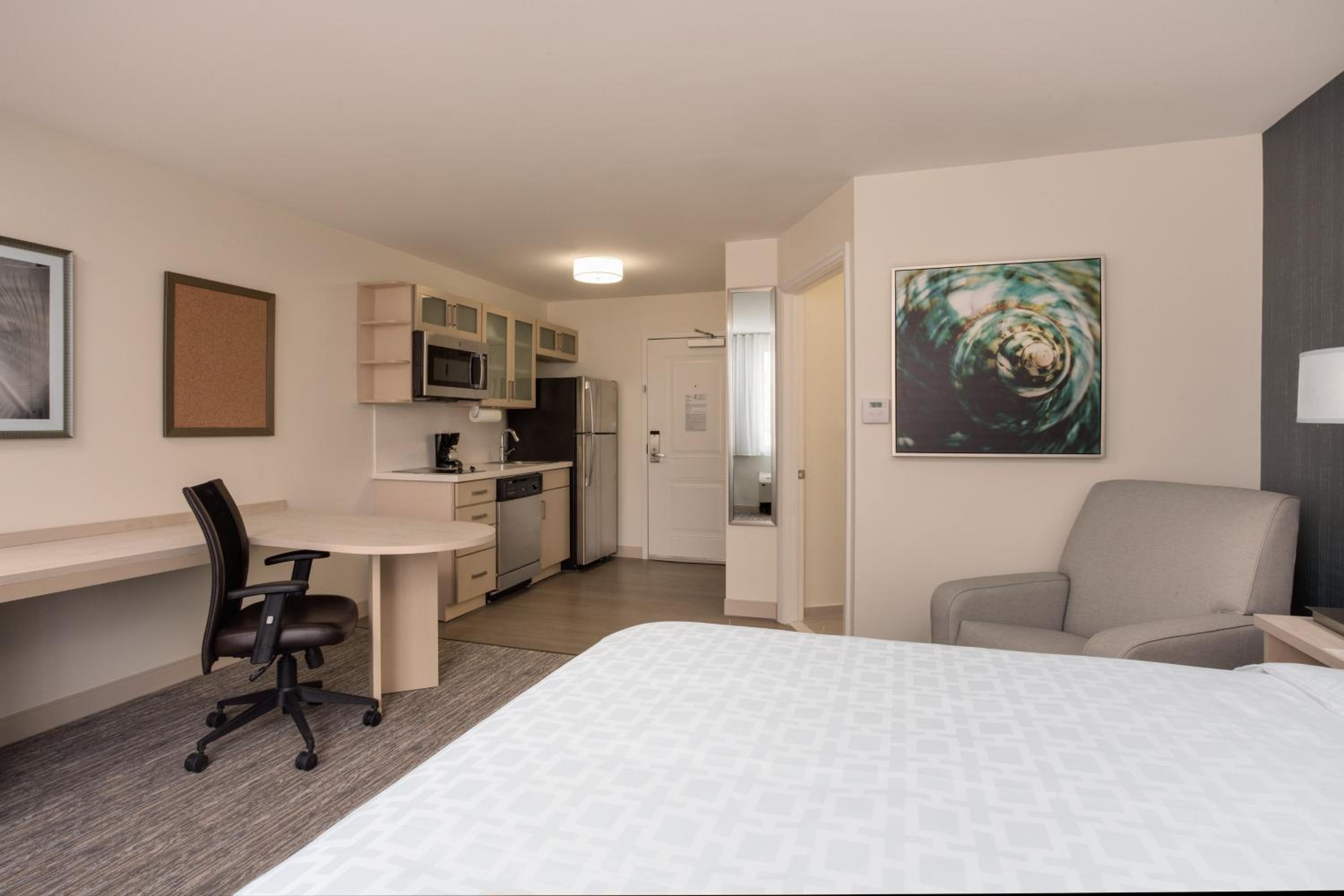 Foto de Candlewood Suites Miami Intl Airport - 36th St by IHG