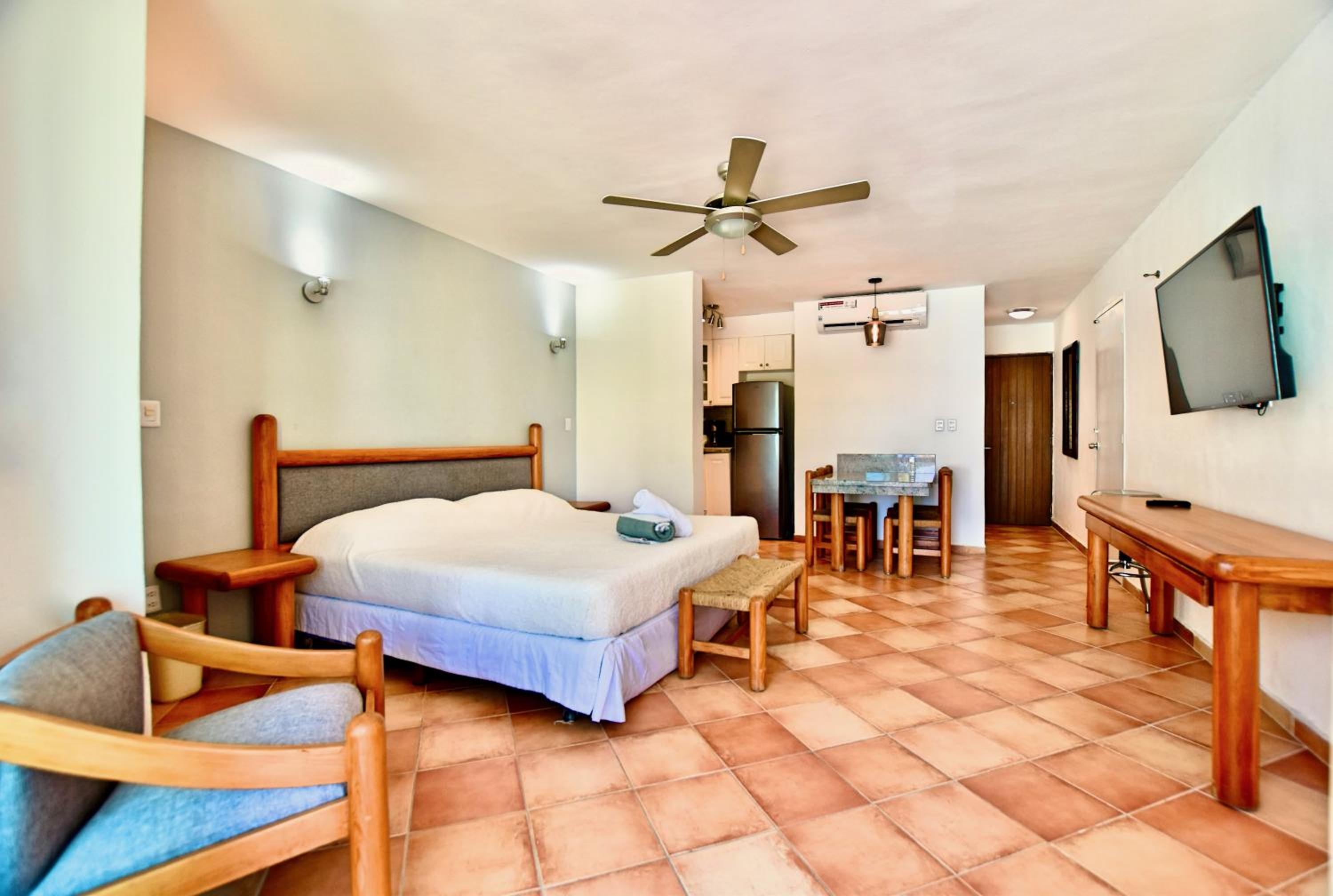 Foto de Solymar Condo Beach Resort by Casago