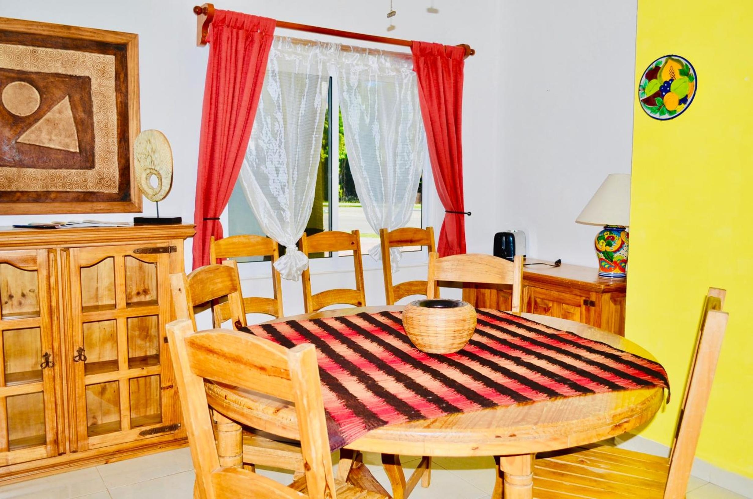 Foto de Playacar - Superior Budget Room With Swimming Pool Air Conditioning and Parking