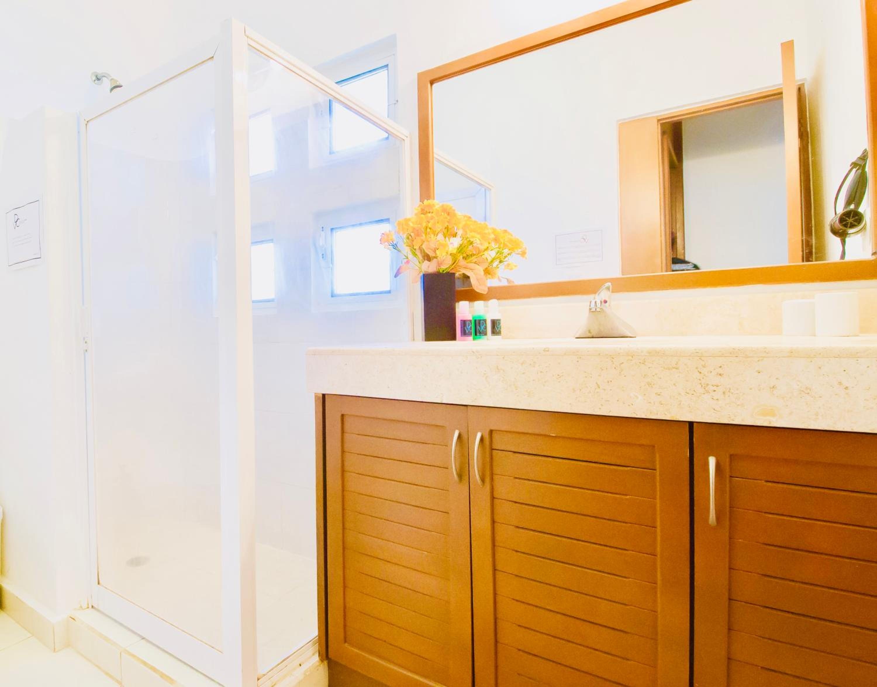 Foto de Playacar - Superior Budget Room With Swimming Pool Air Conditioning and Parking