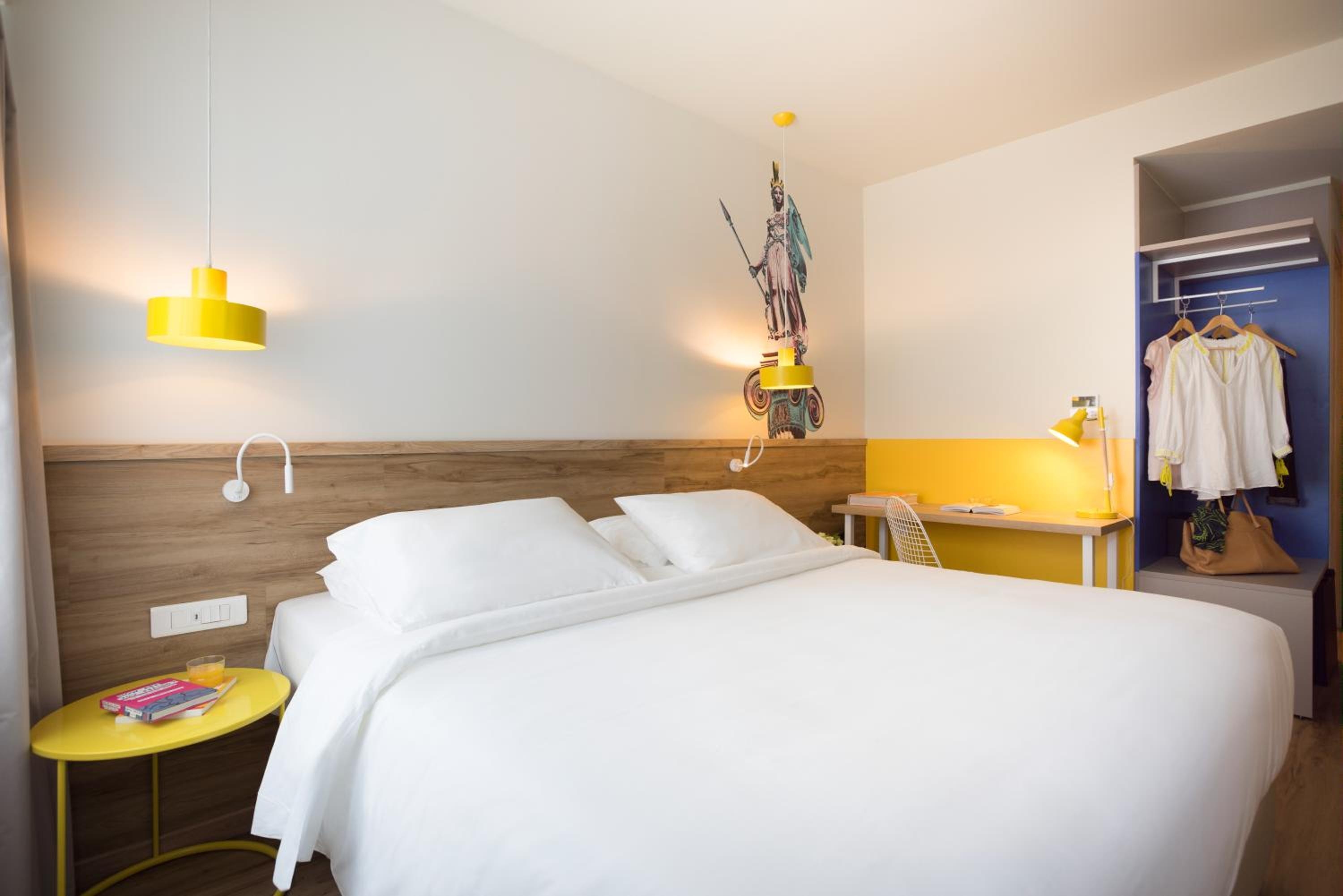Foto de ibis Styles Athens Routes