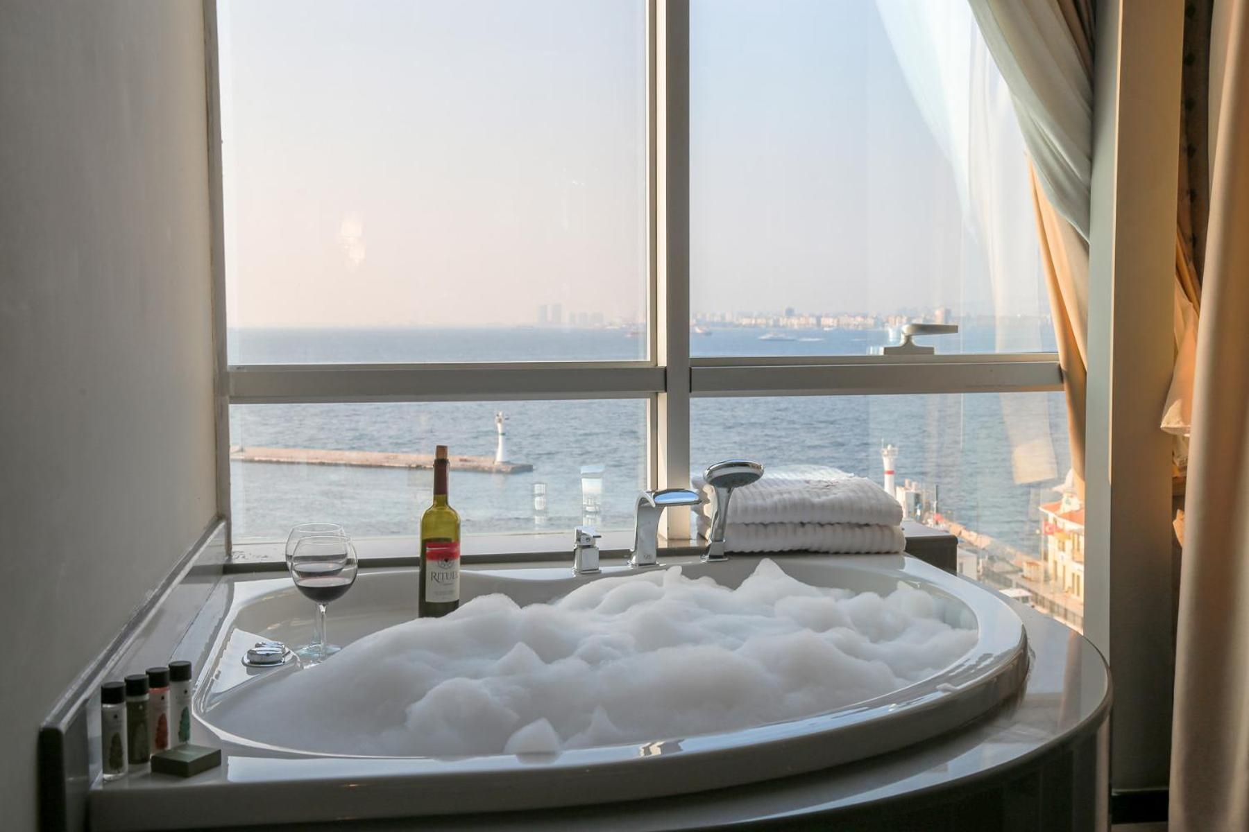Foto de Pasaport Pier Hotel