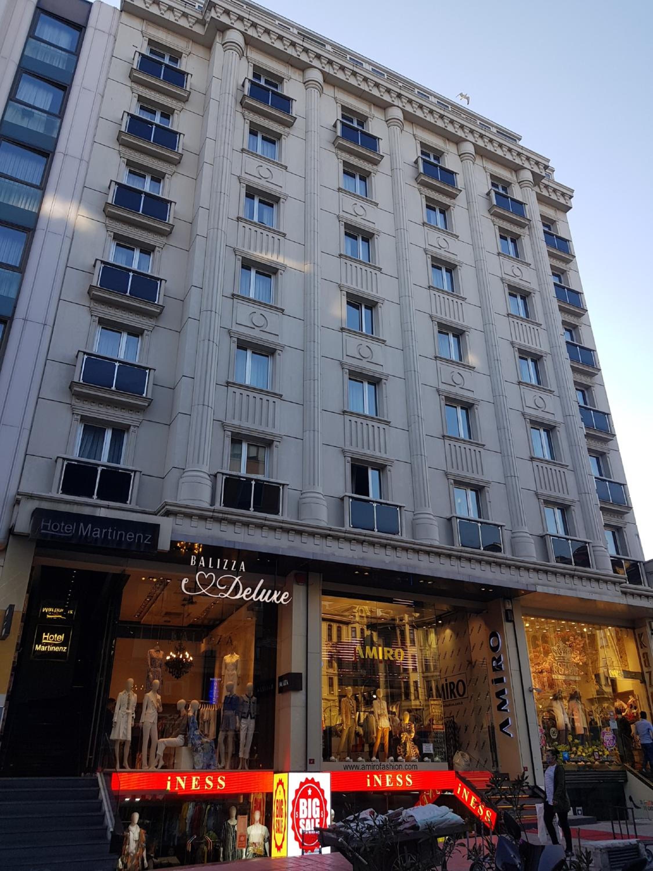 Martinenz Hotel Old City