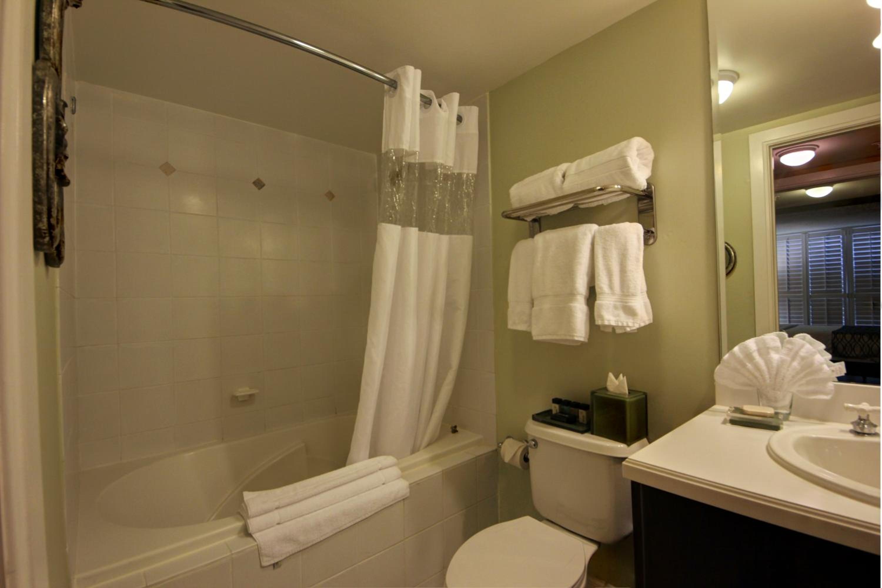 Foto de The Mutiny Luxury Suites Hotel