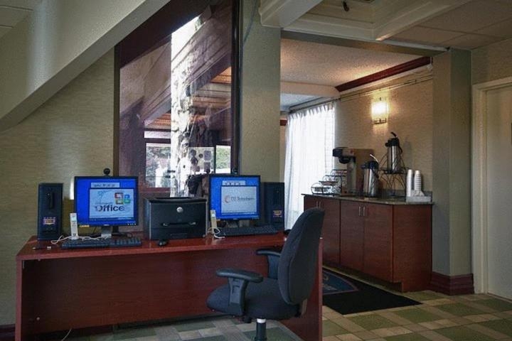 Foto de Spark by Hilton Clifton