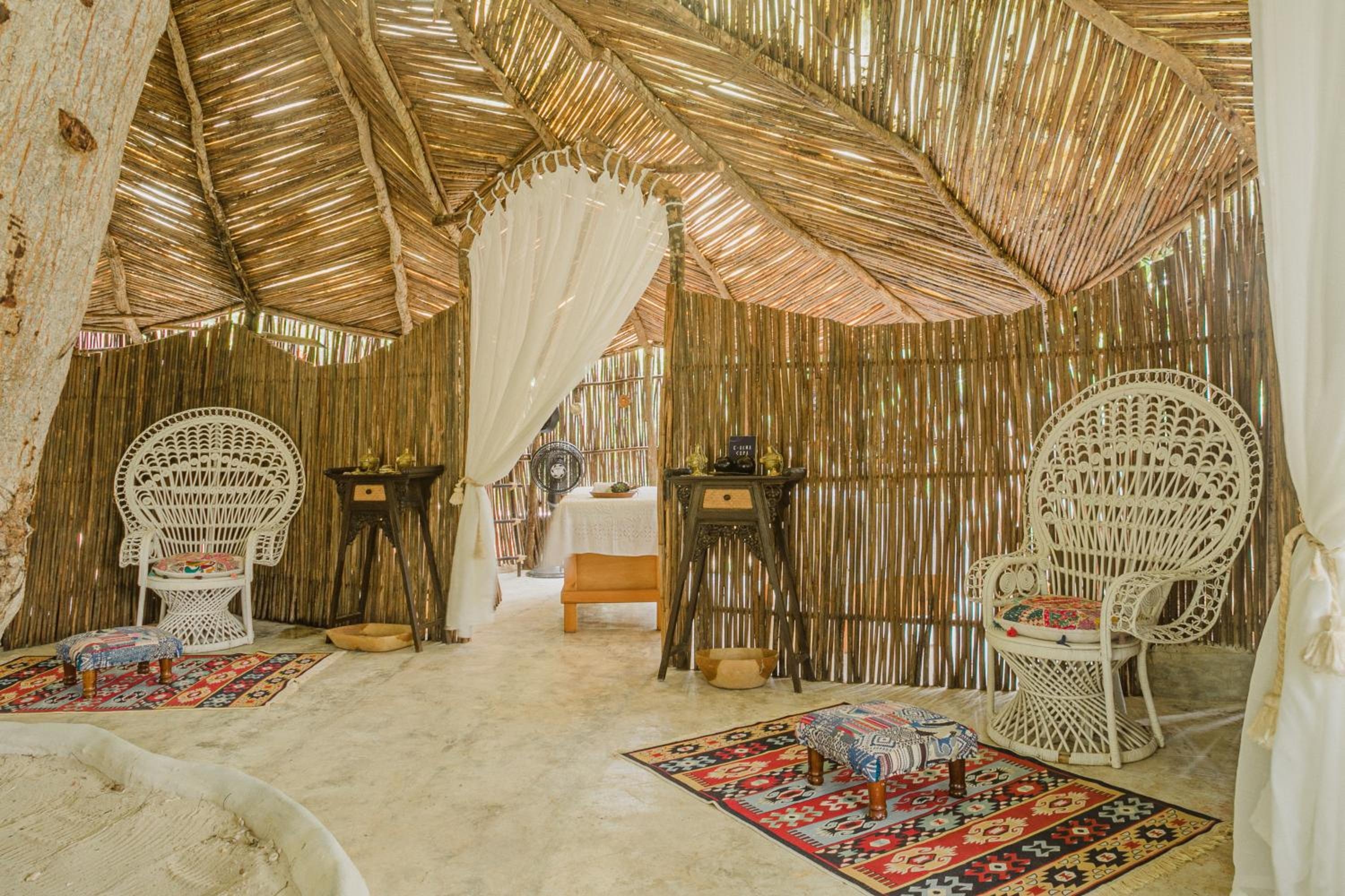 Foto de Éteka Slow Beach Hotel