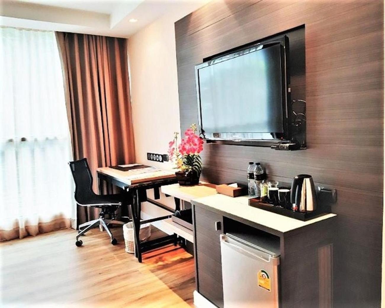 Foto de Amora NeoLuxe Suites Hotel