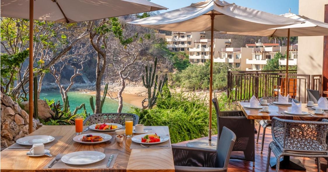 Foto de Celeste Beach Residences Huatulco Curamoria Collection