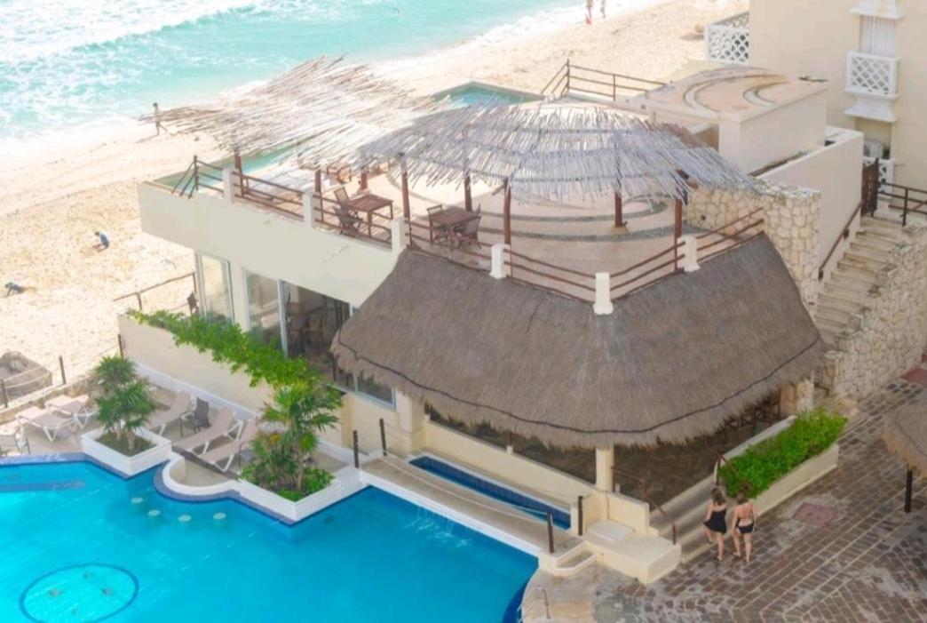 Foto de Cancun Plaza Condo Ocean front