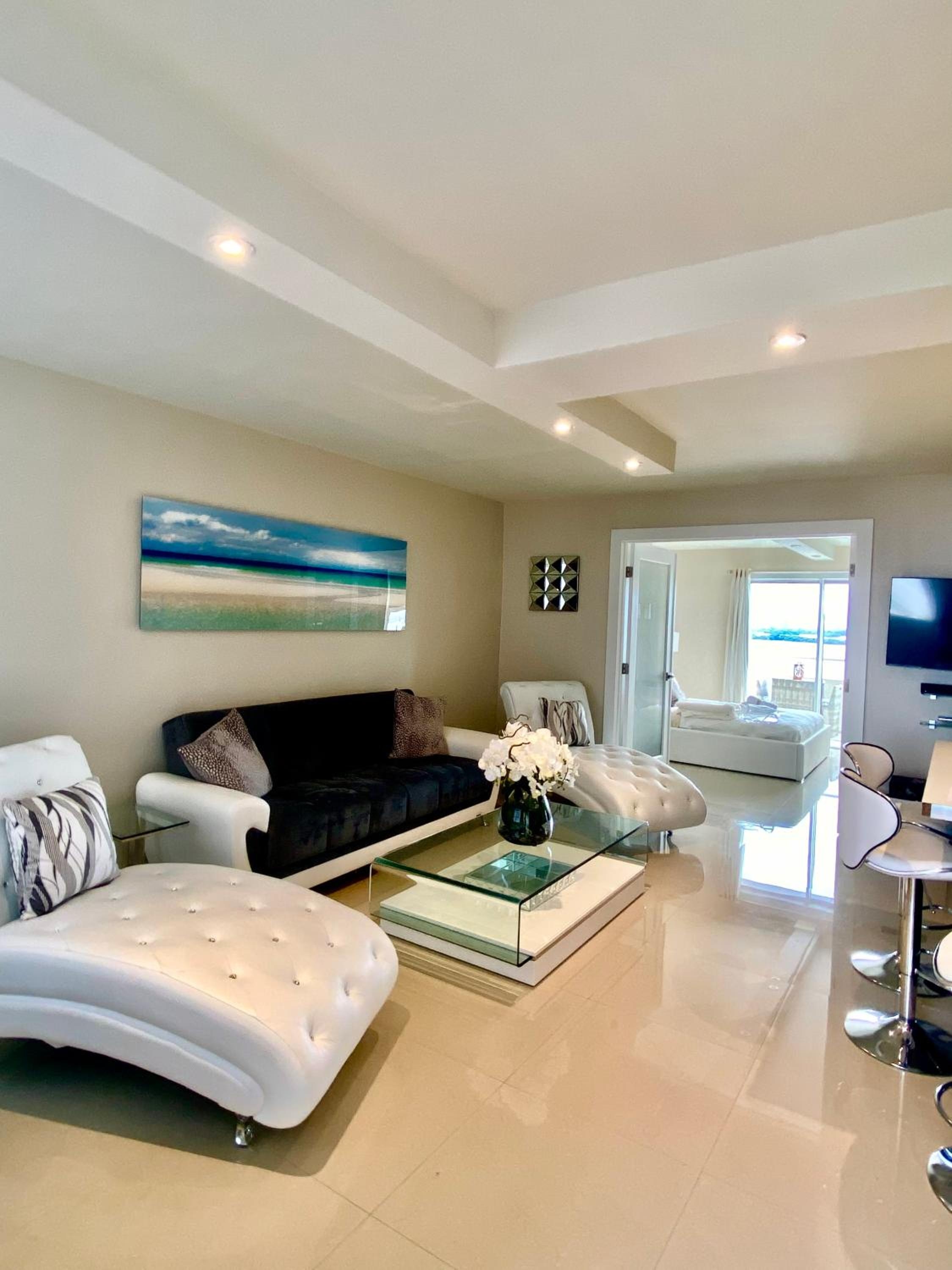 Foto de Premium Modern waterfront apartment with Miami Skyline view on the bay 5 mins drive to Miami Beach with free parking