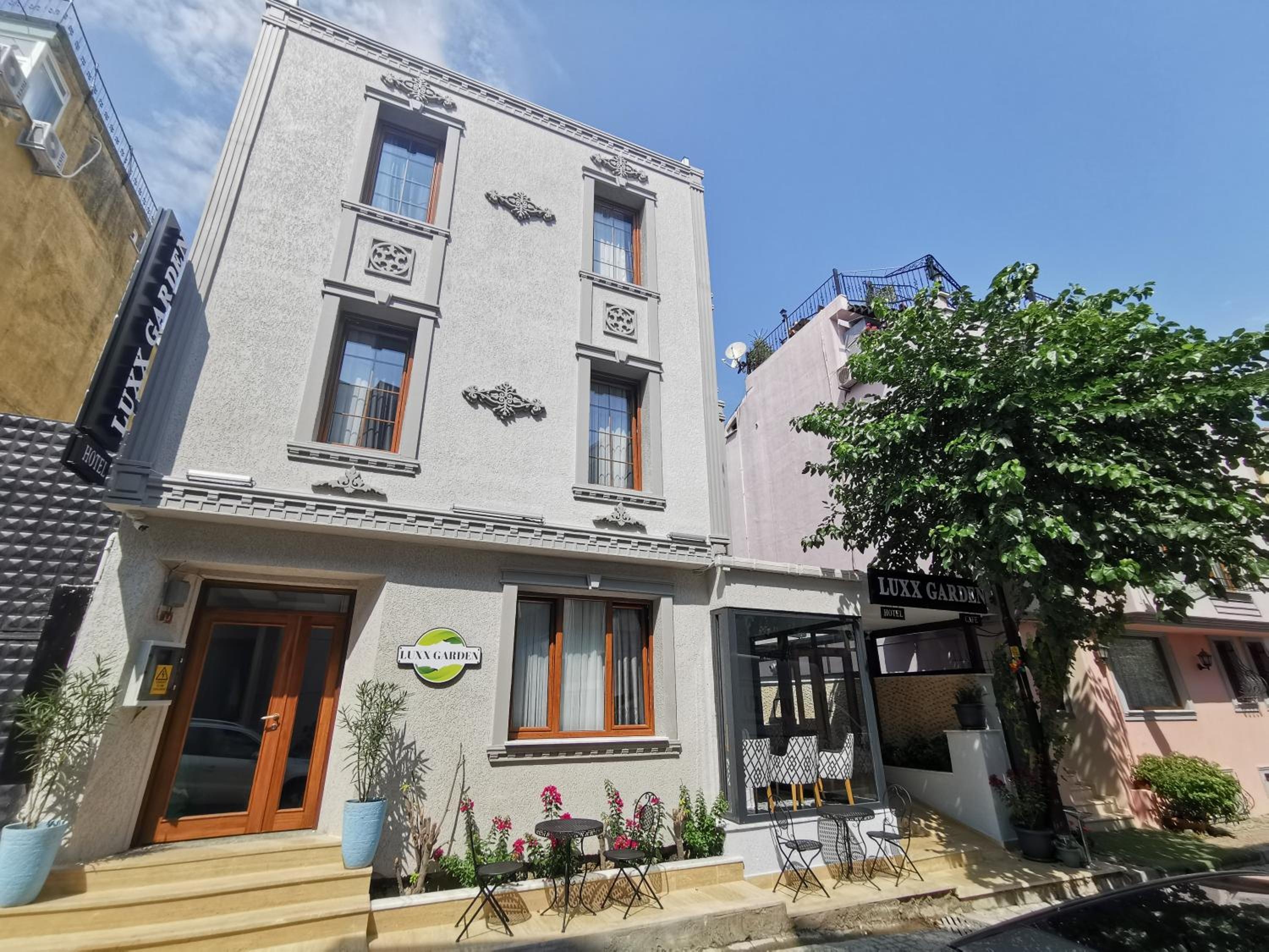 Luxx Garden Hotel