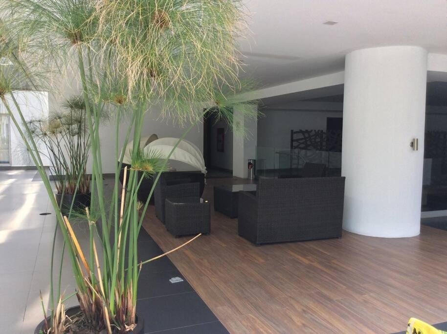 Foto de Beautiful loft. King size bed. 150 Mbps internet.