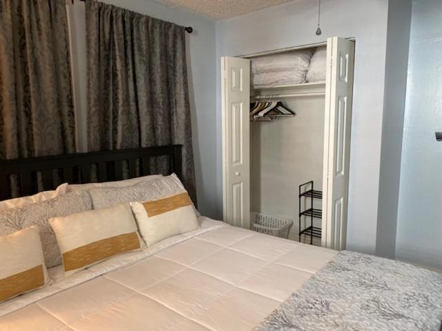 Foto de Modern 2/1 Apt near Midtown and Beaches