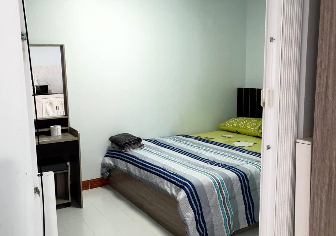 Foto de Large Room - Daily Rental Muang Thong Thani Ruensittrang