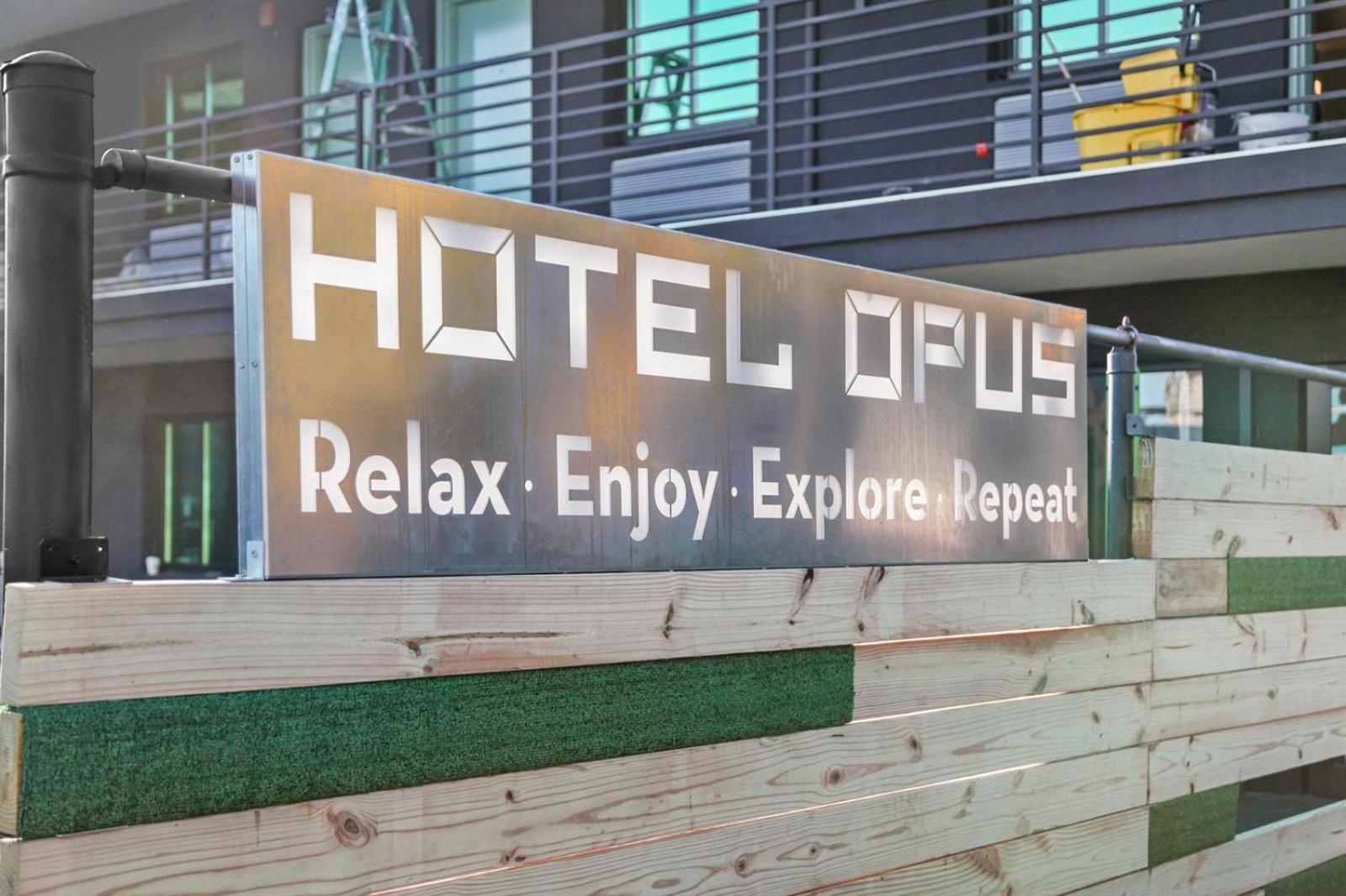 Foto de Hotel OPUS Bronx Near Bay Plaza Mall