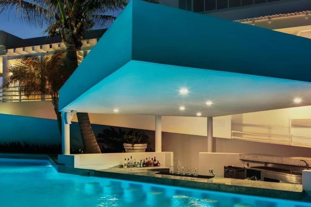 Estudio 1A sobre hermosa playa, excelente opción, Cancún