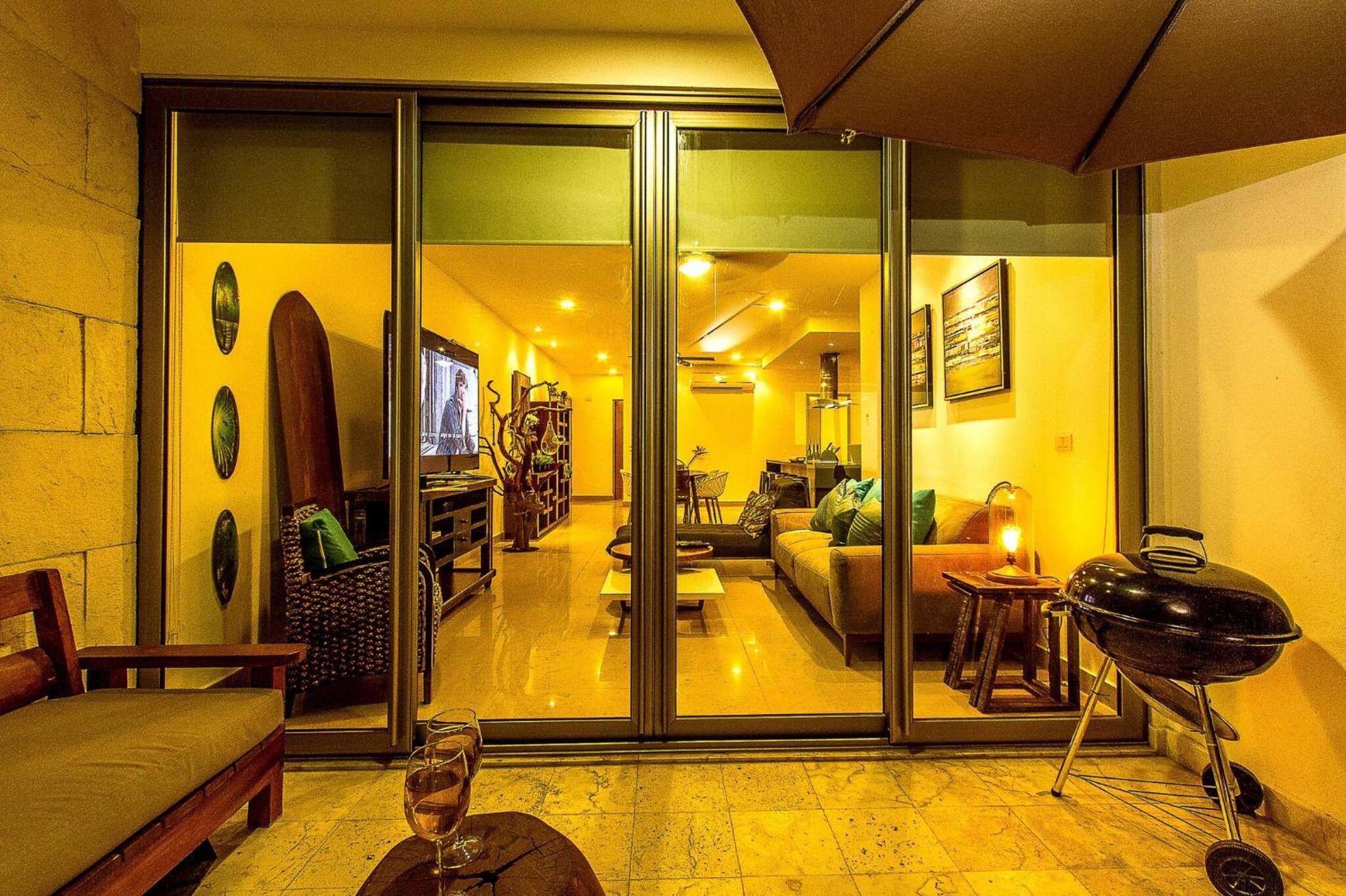 Foto de Breathtaking 2 Bedroom, Private Terrace - Bbq