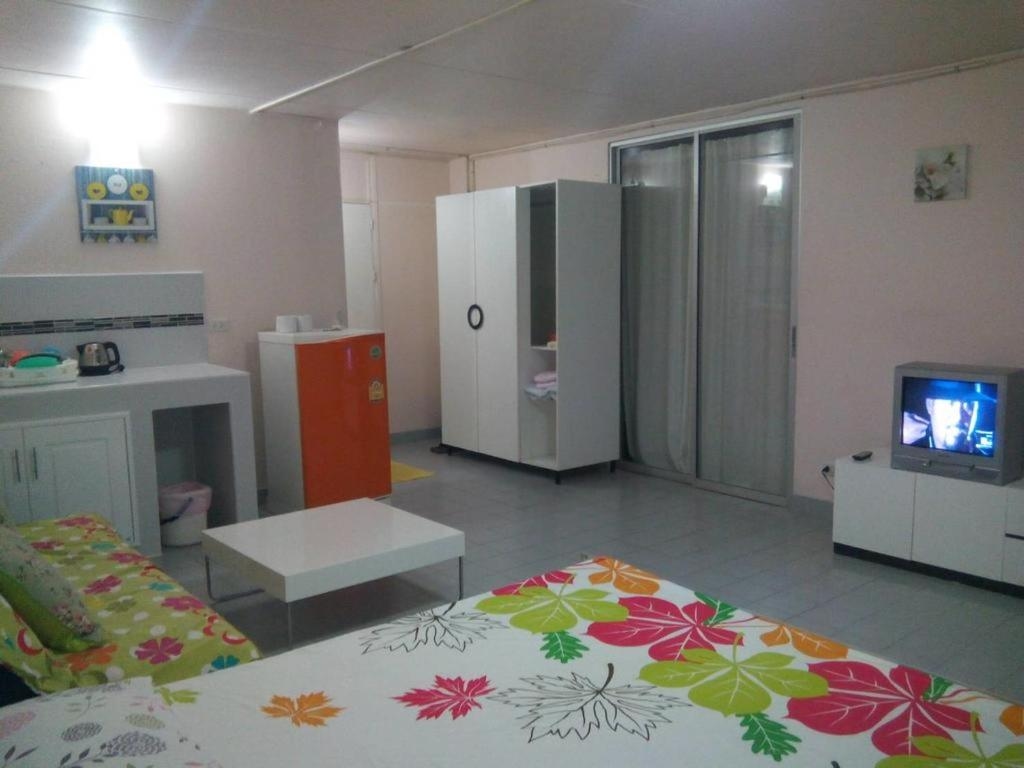 Foto de T8 Guest House Don Mueang Challenger triple room