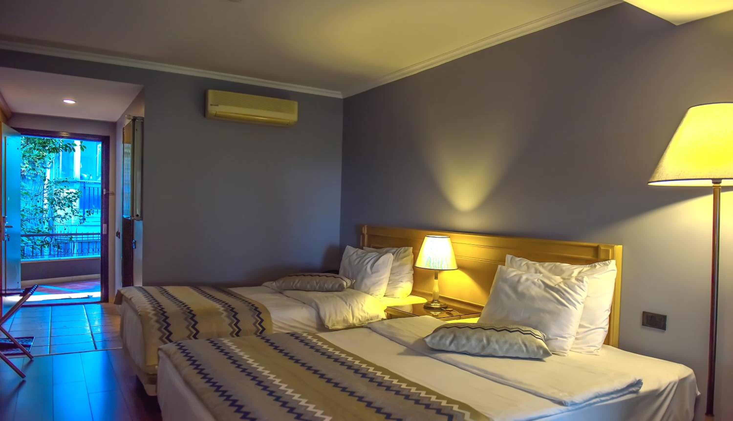 Foto de Denizatı Plus Hotel