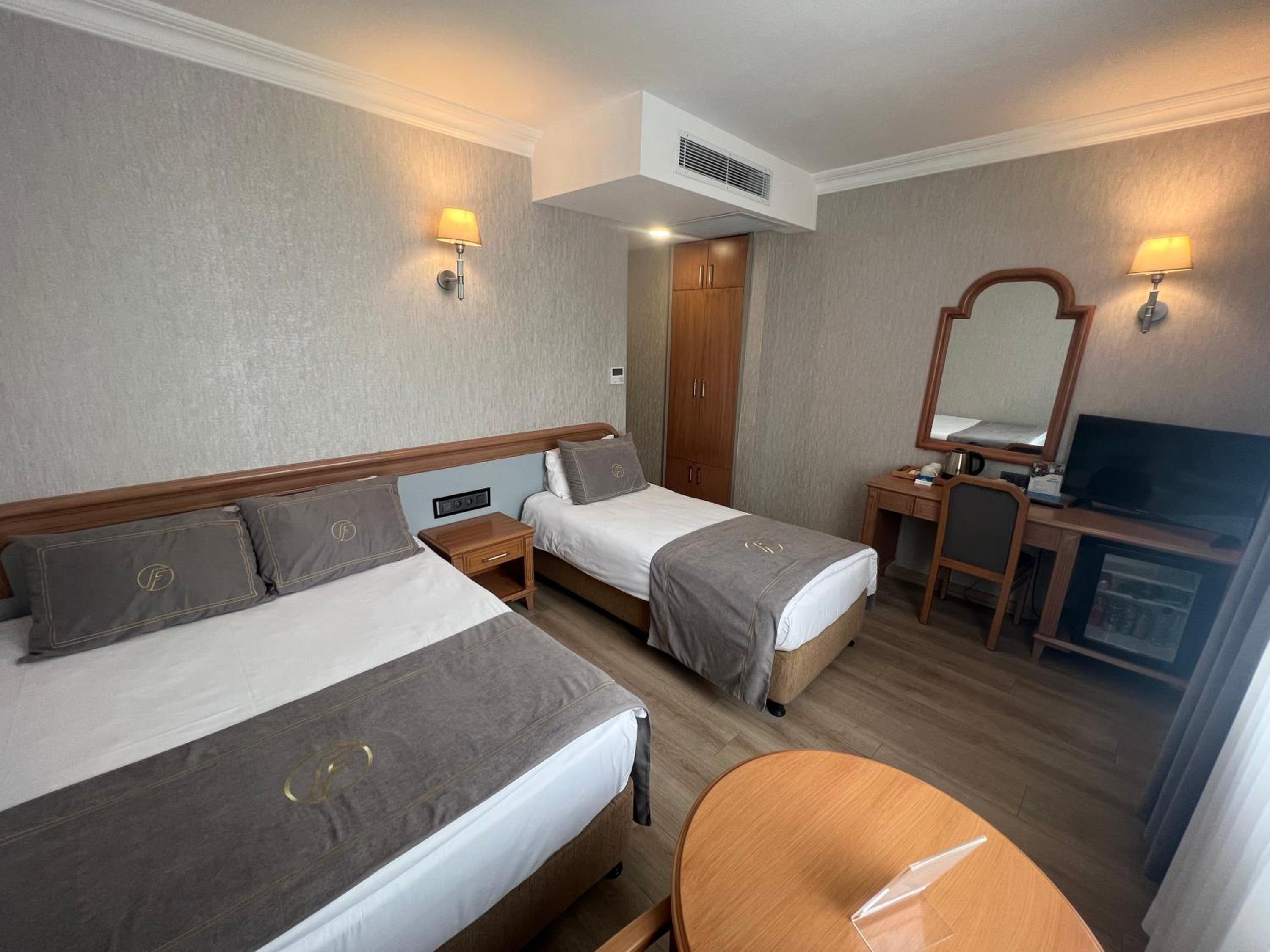 Foto de Fuar Hotel