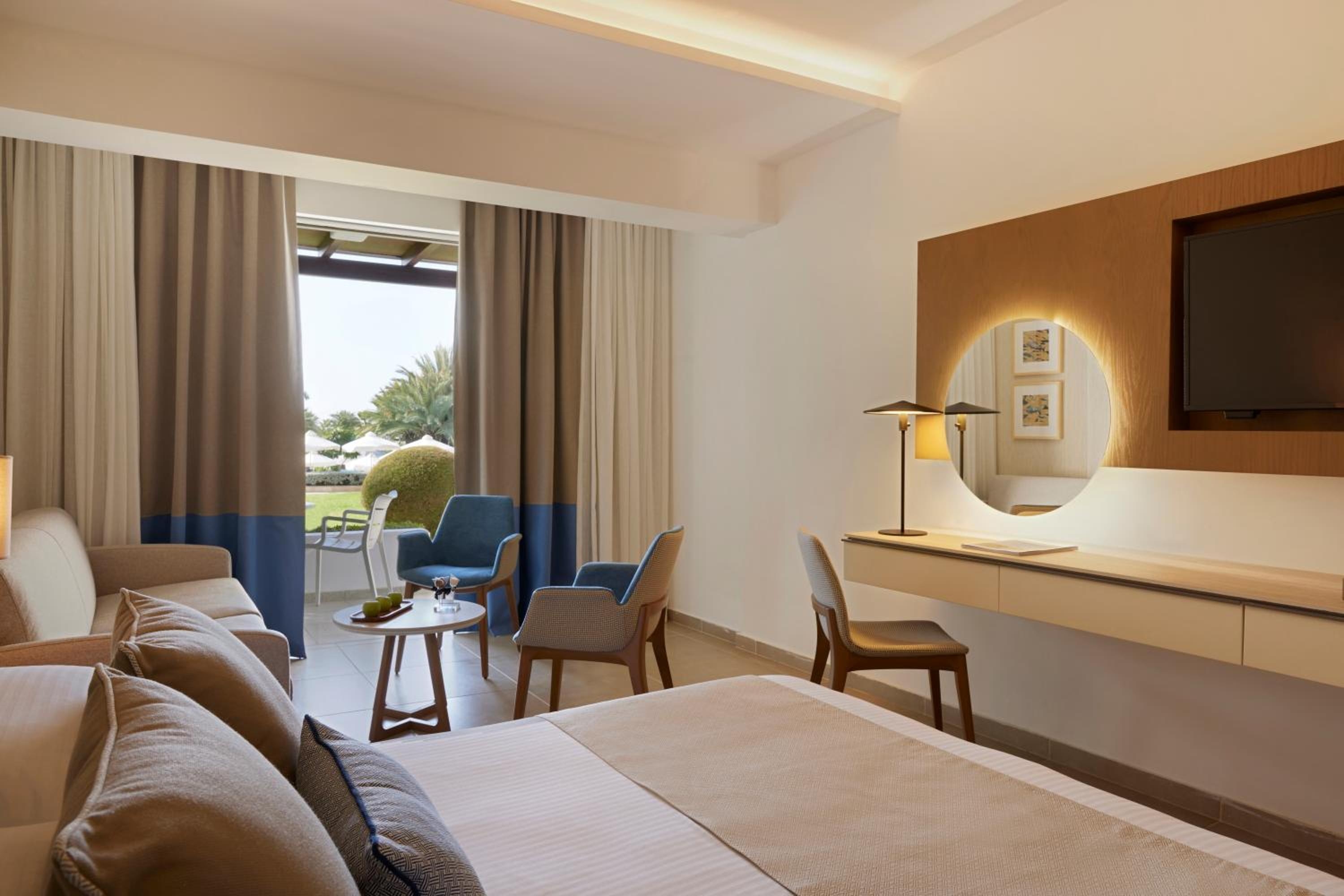 Foto de Mediterranean Beach Hotel