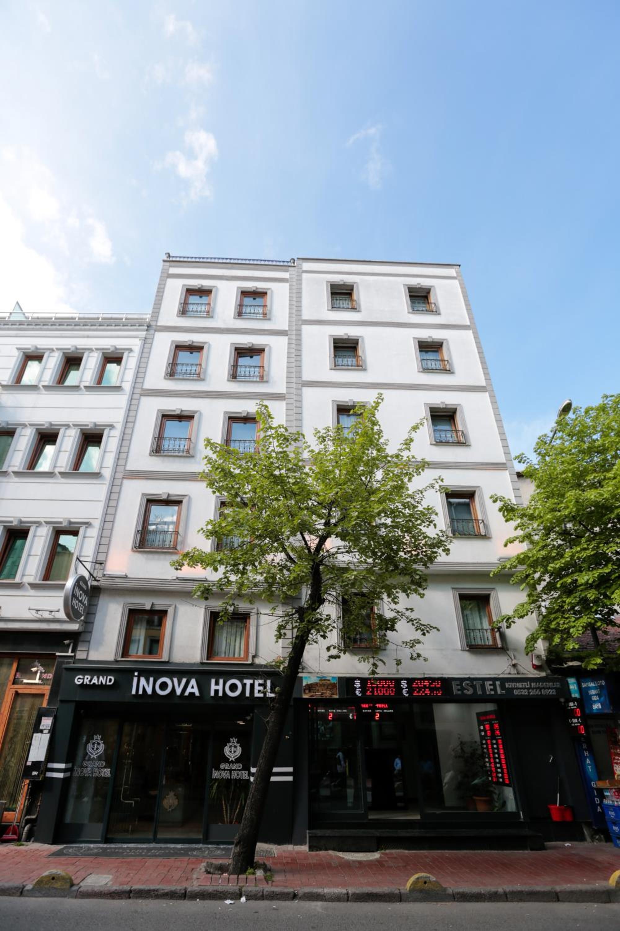 Nova City Hotel