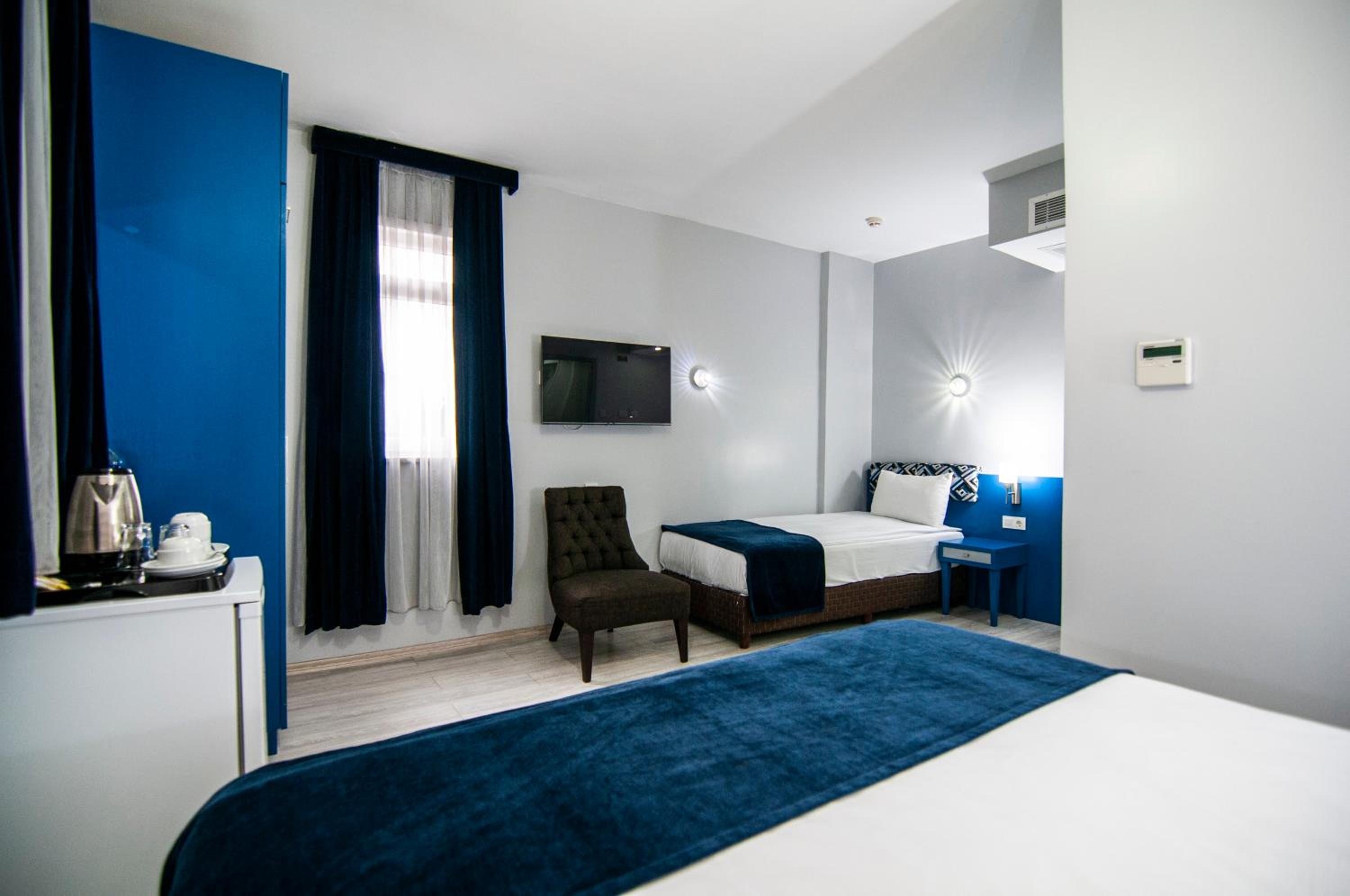 Foto de Lapis Inn Hotel & Spa ( Ex. Ambassador Hotel)