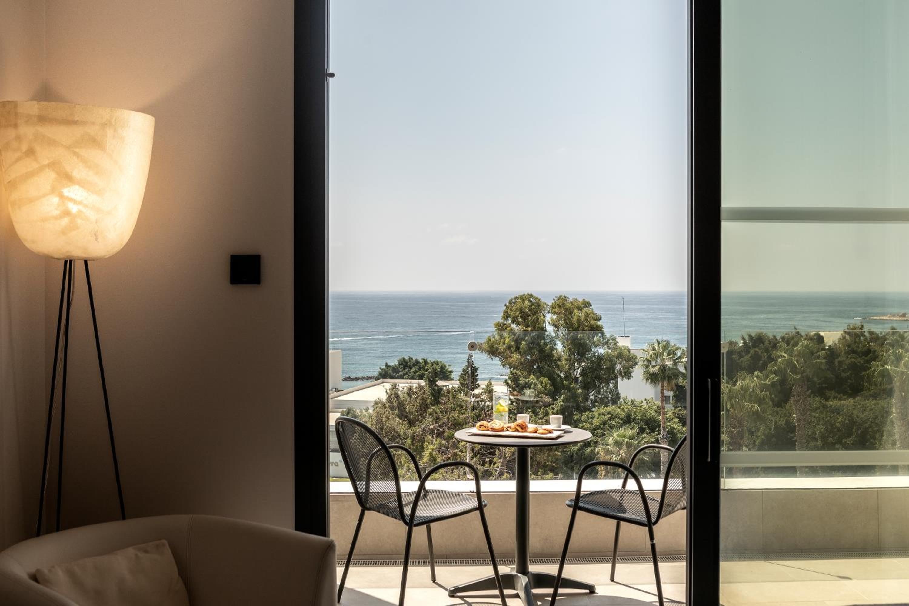 Anemi Hotel & Suites
