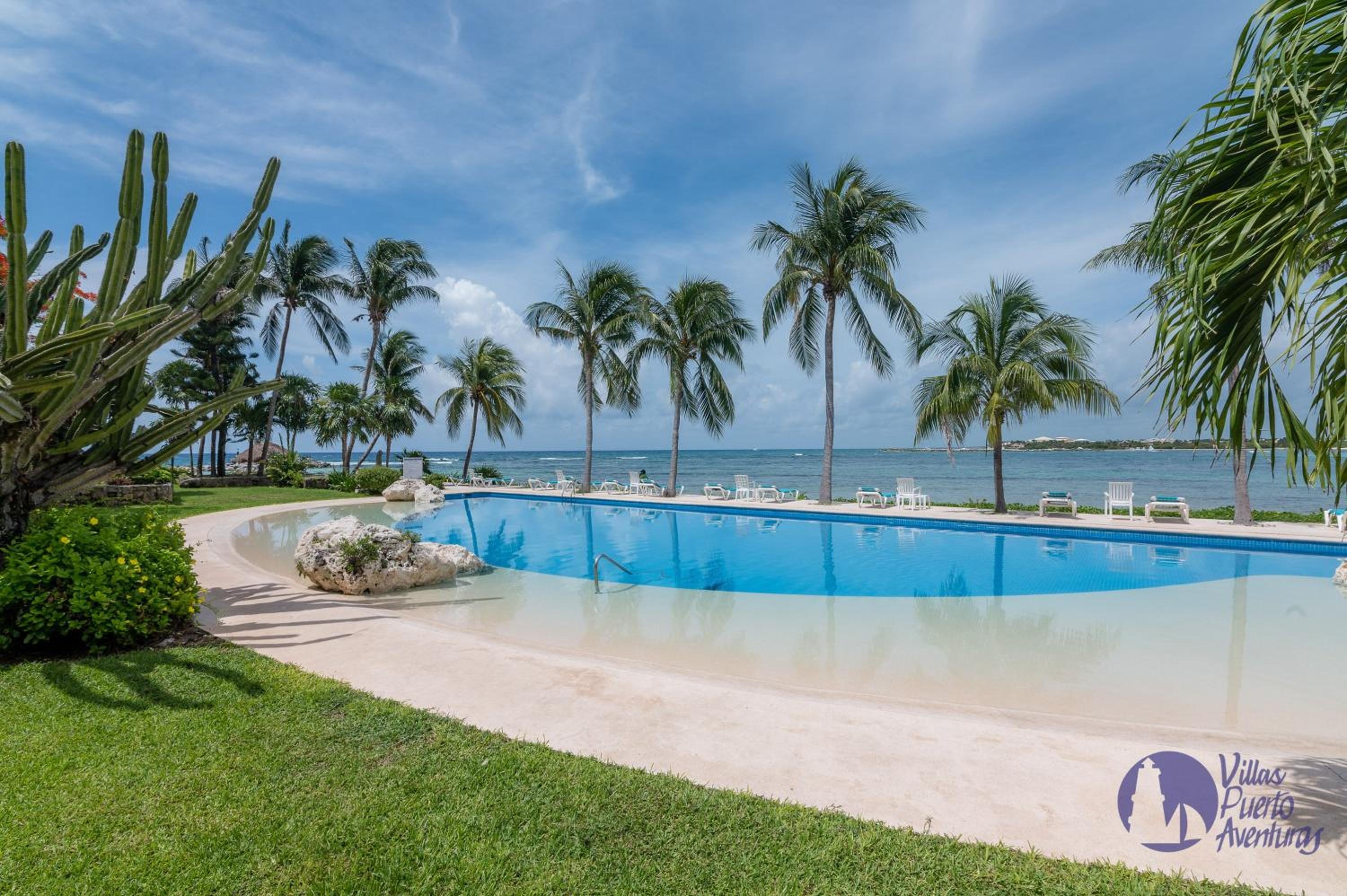 Chac Hal, Beachfront Apartment with Amenities - Chac Hal 2