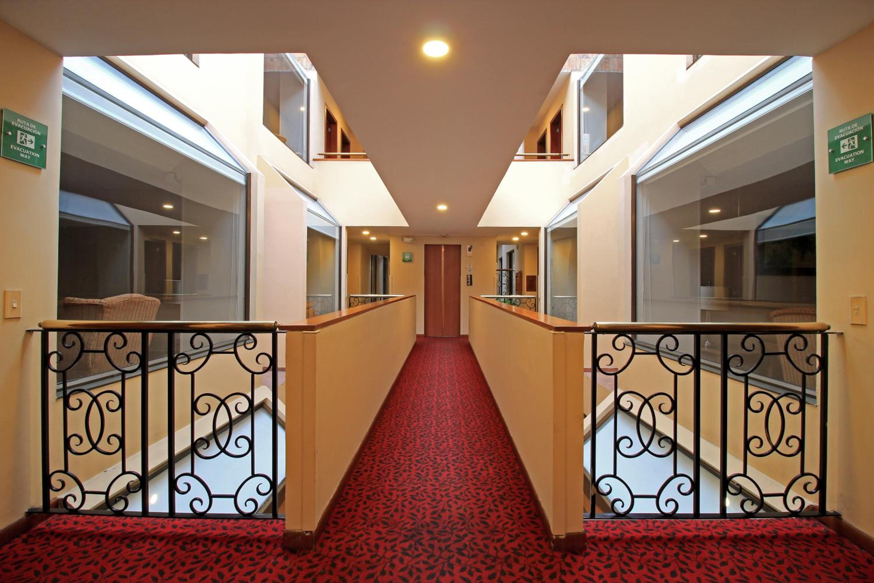 Foto de Hotel Windsor House Inn By GEH Suites