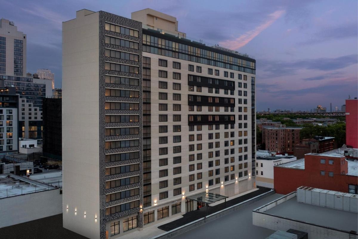 Foto de Residence Inn by Marriott New York Queens